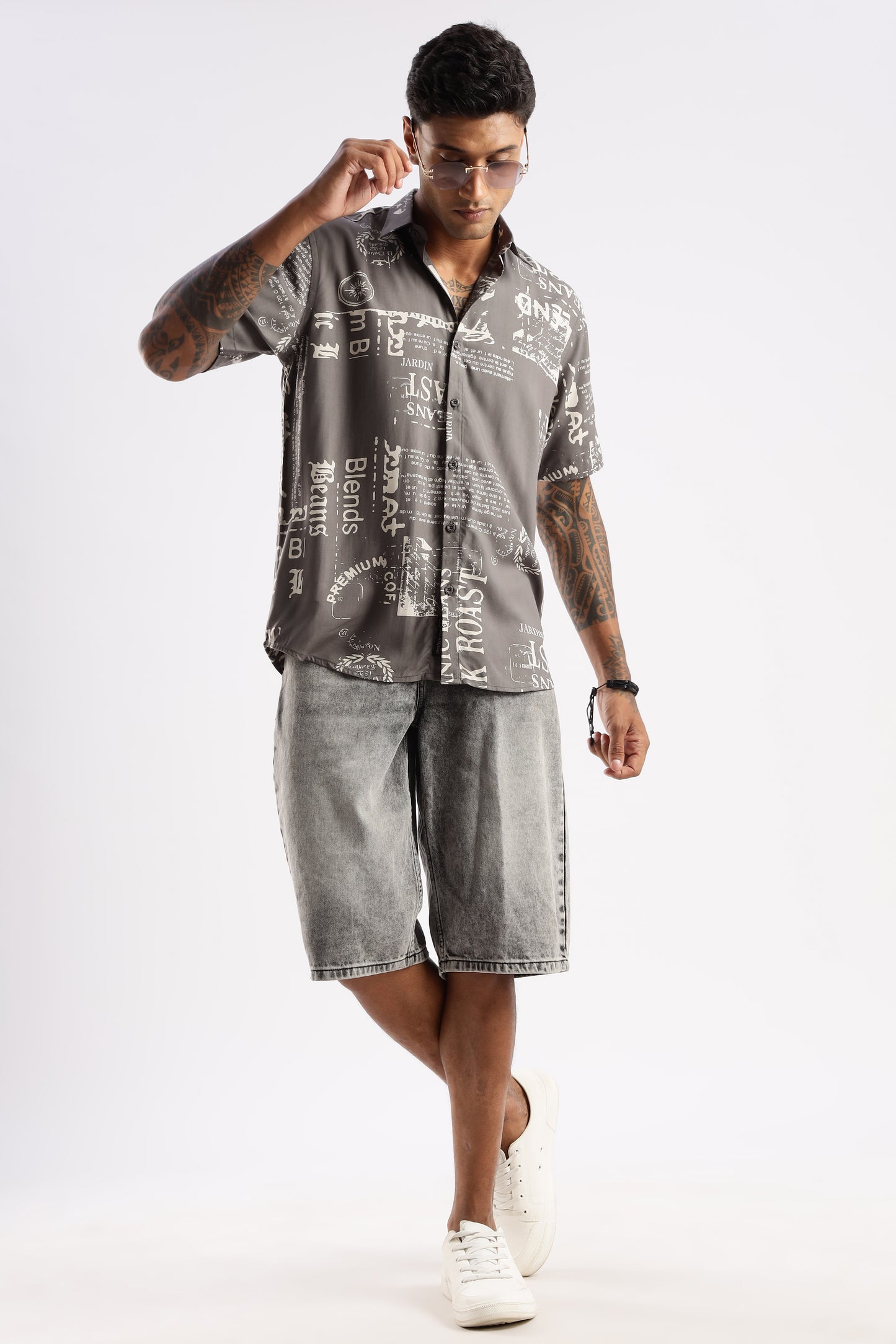Men’s Newspaper Typography Print Short-Sleeve Shirt – Graphite