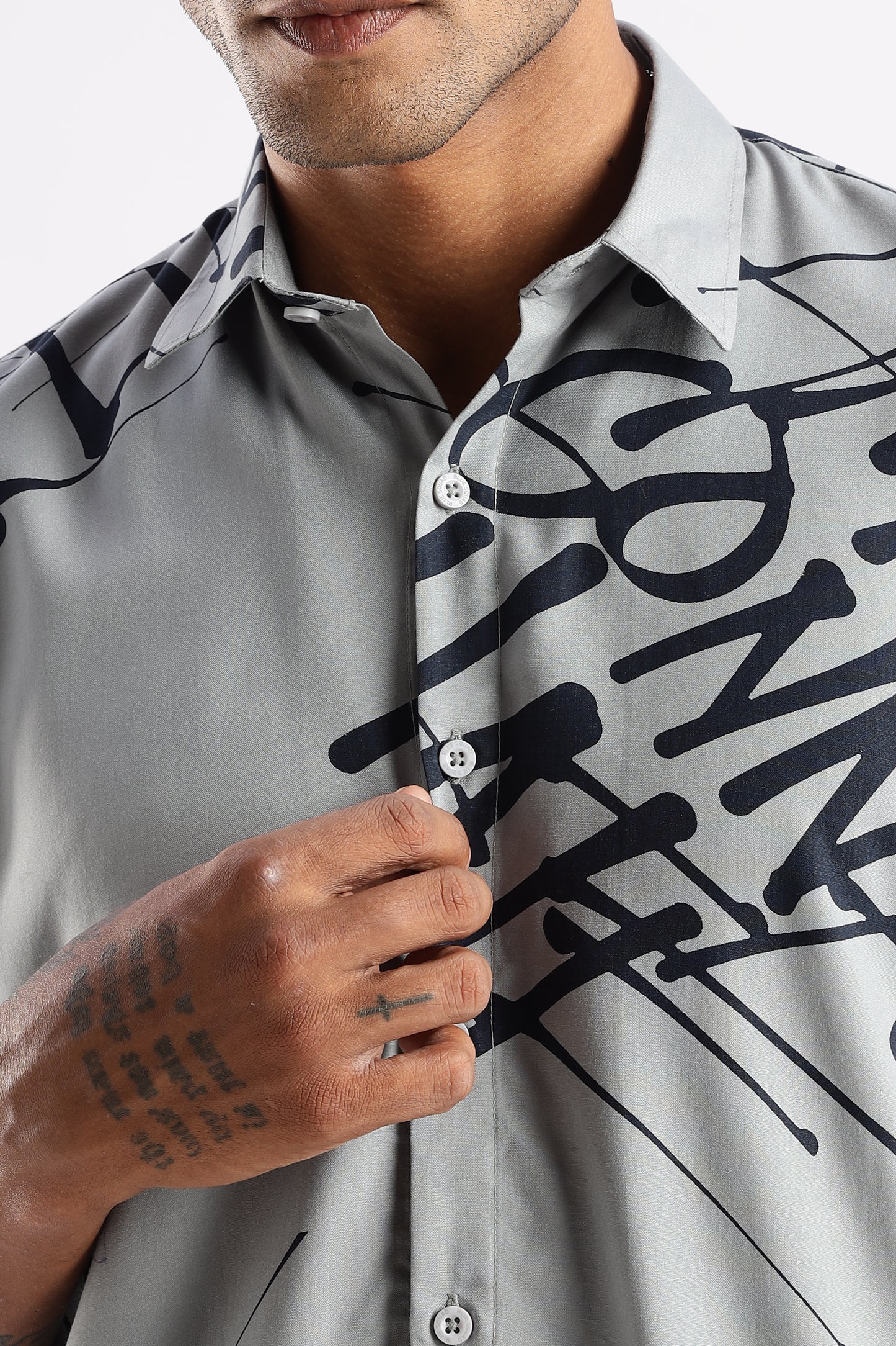 Men’s Graffiti Placement Print Short-Sleeve Shirt – Ash Grey/Navy