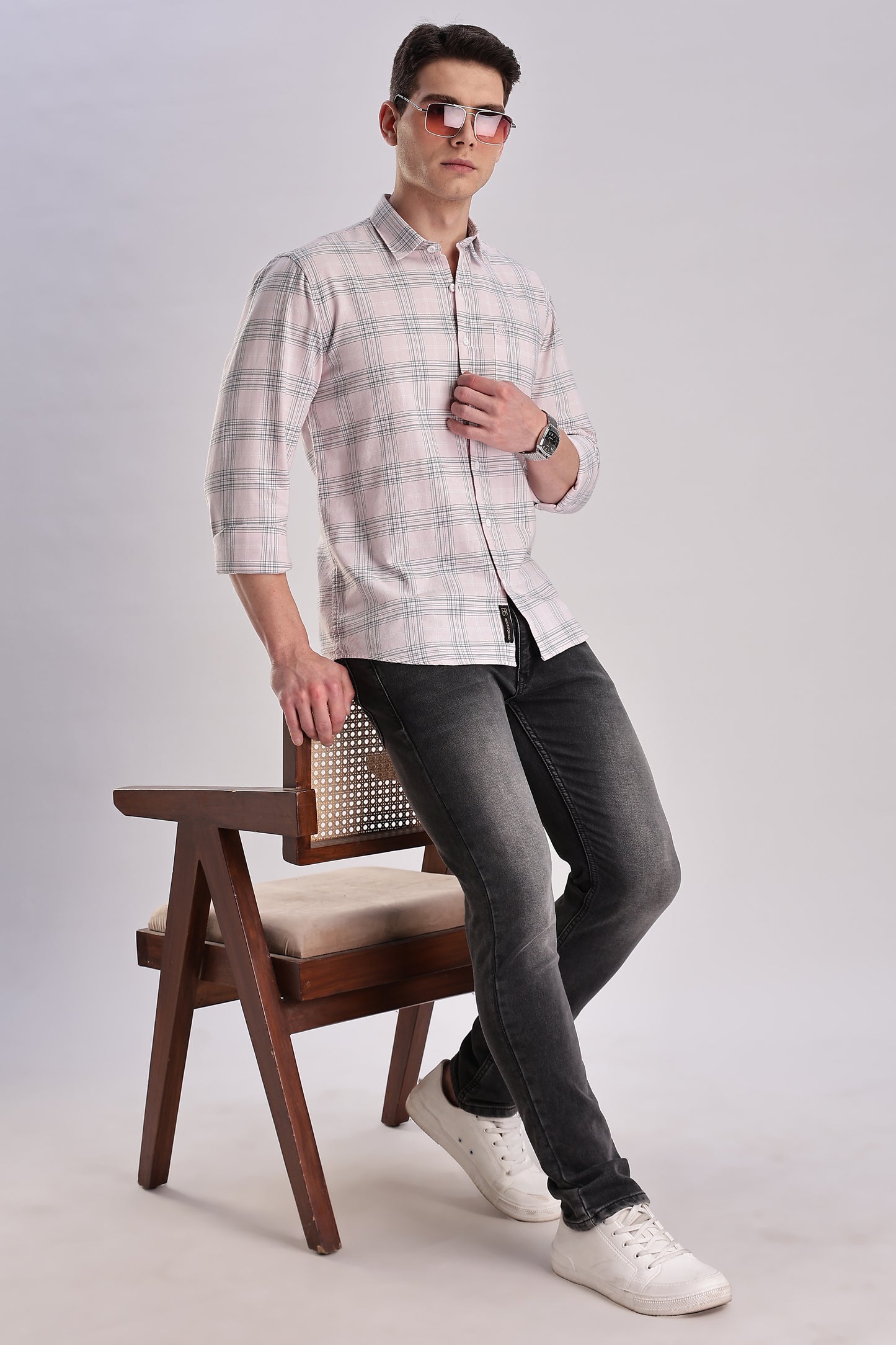 Men’s Plaid Long-Sleeve Shirt – Soft Pink & Grey