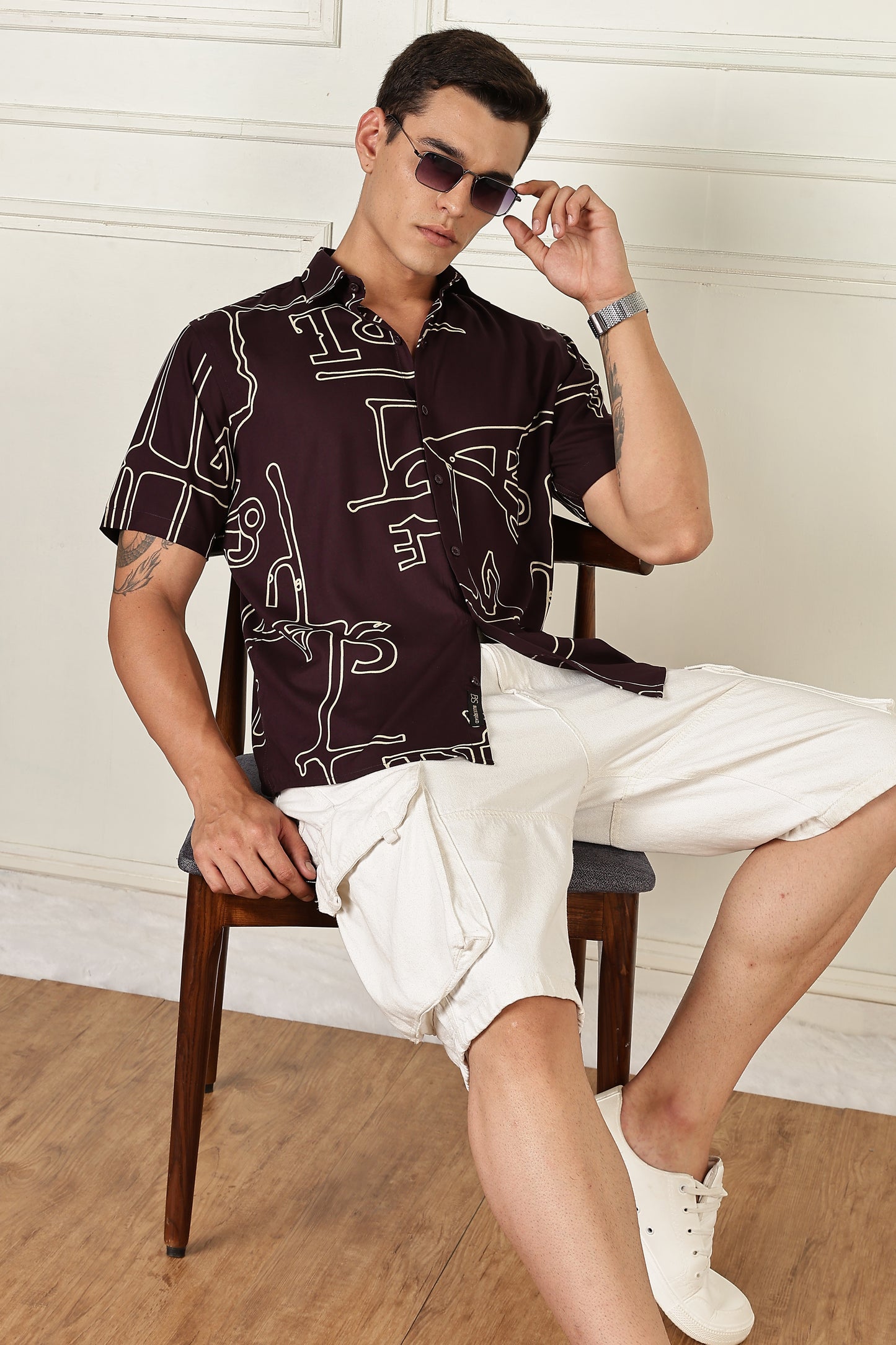 Men’s Oversized Line-Art Print Short-Sleeve Shirt – Wine/Stone