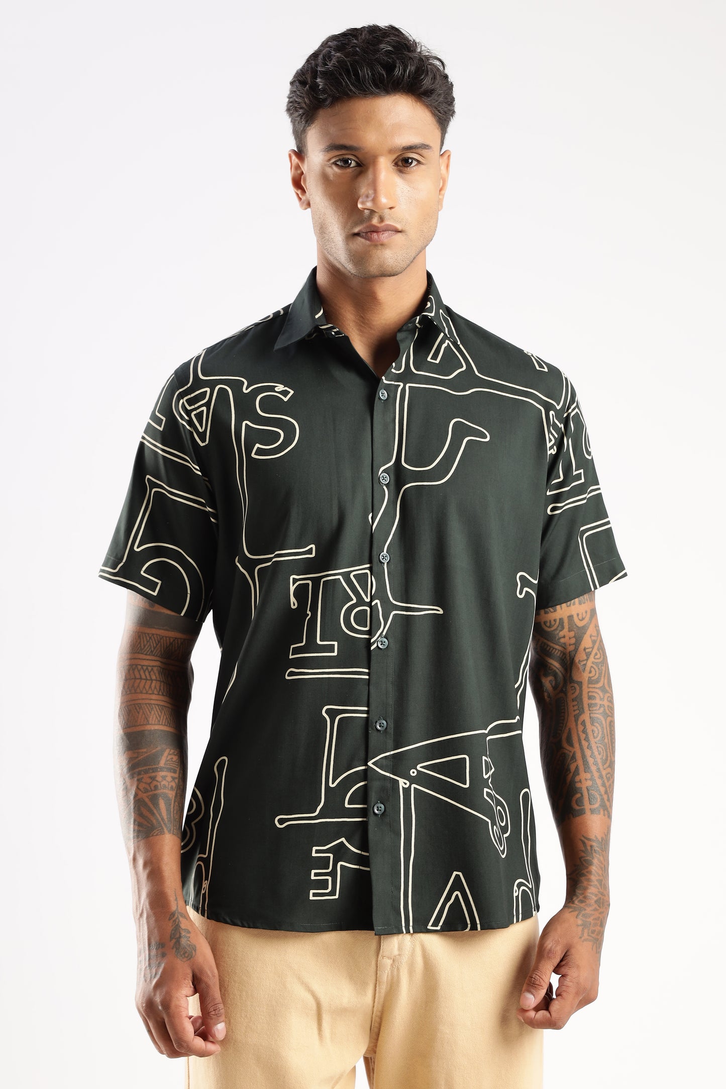 Men’s Minimal Linework Button-Down – Short Sleeves