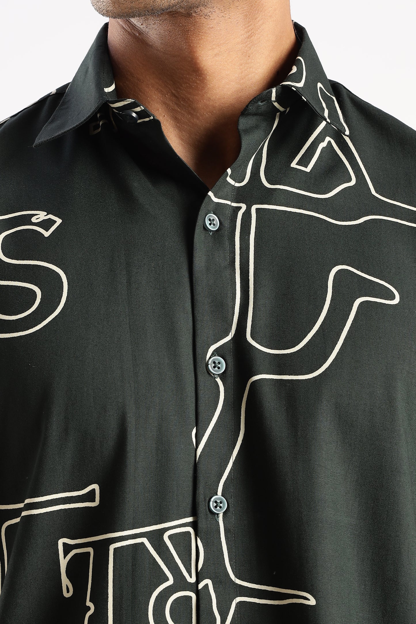 Men’s Minimal Linework Button-Down – Short Sleeves