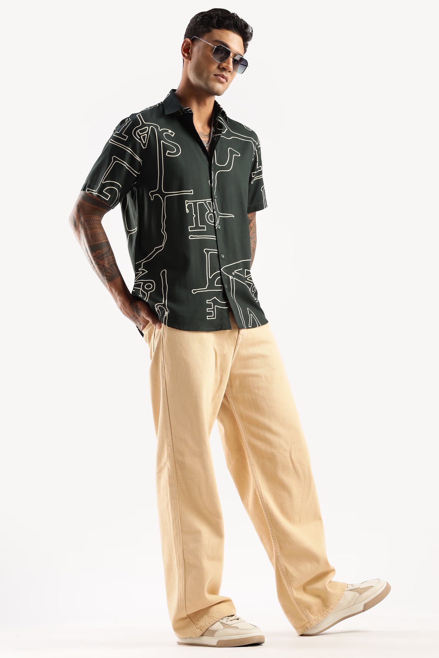 Men’s Minimal Linework Button-Down – Short Sleeves