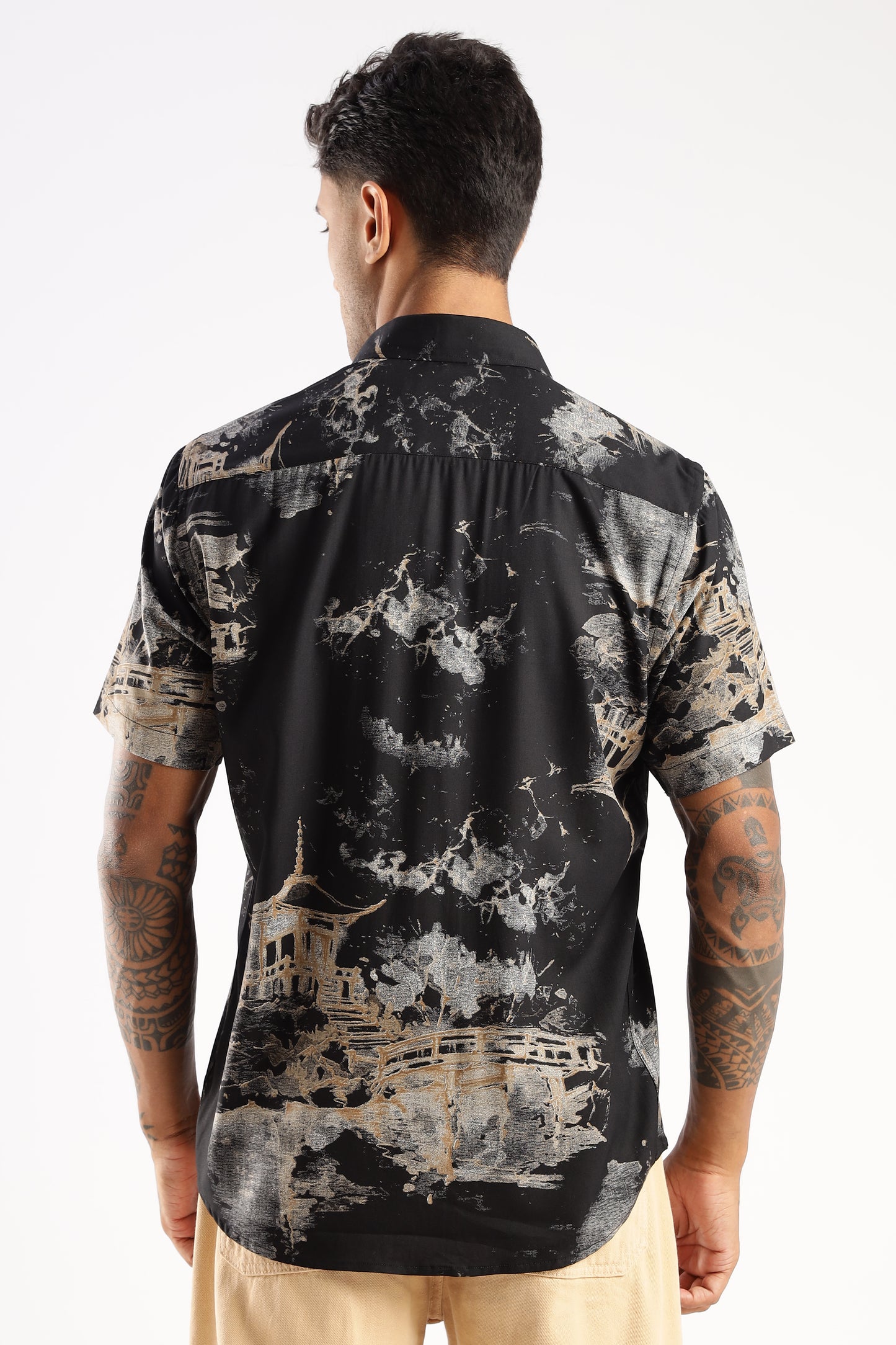 Men’s Ink-Wash Pagoda Landscape Short-Sleeve Shirt – Black/Sand