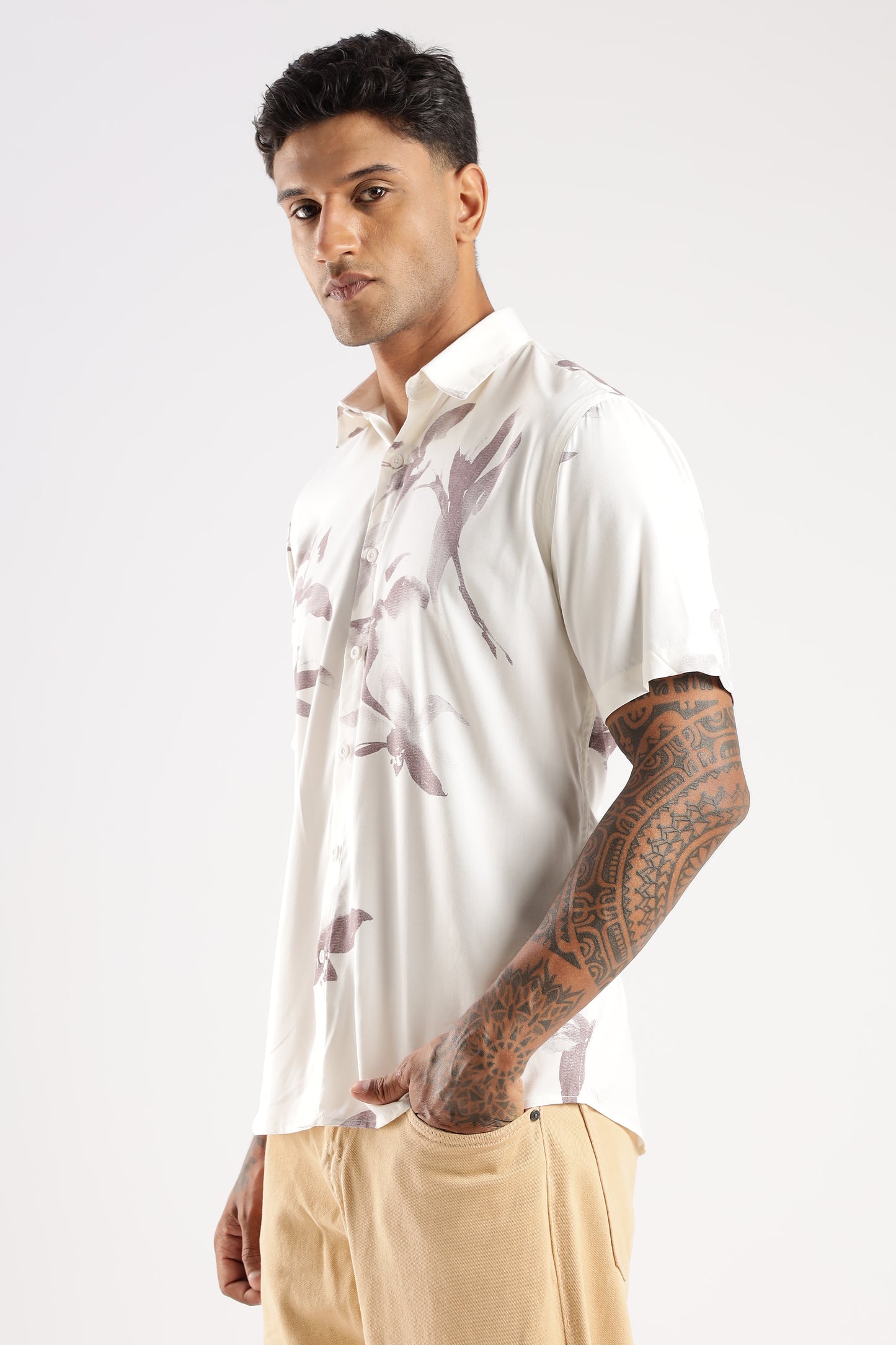 Men’s Shadow Floral Placement Print Short-Sleeve Shirt – Ivory/Mauve