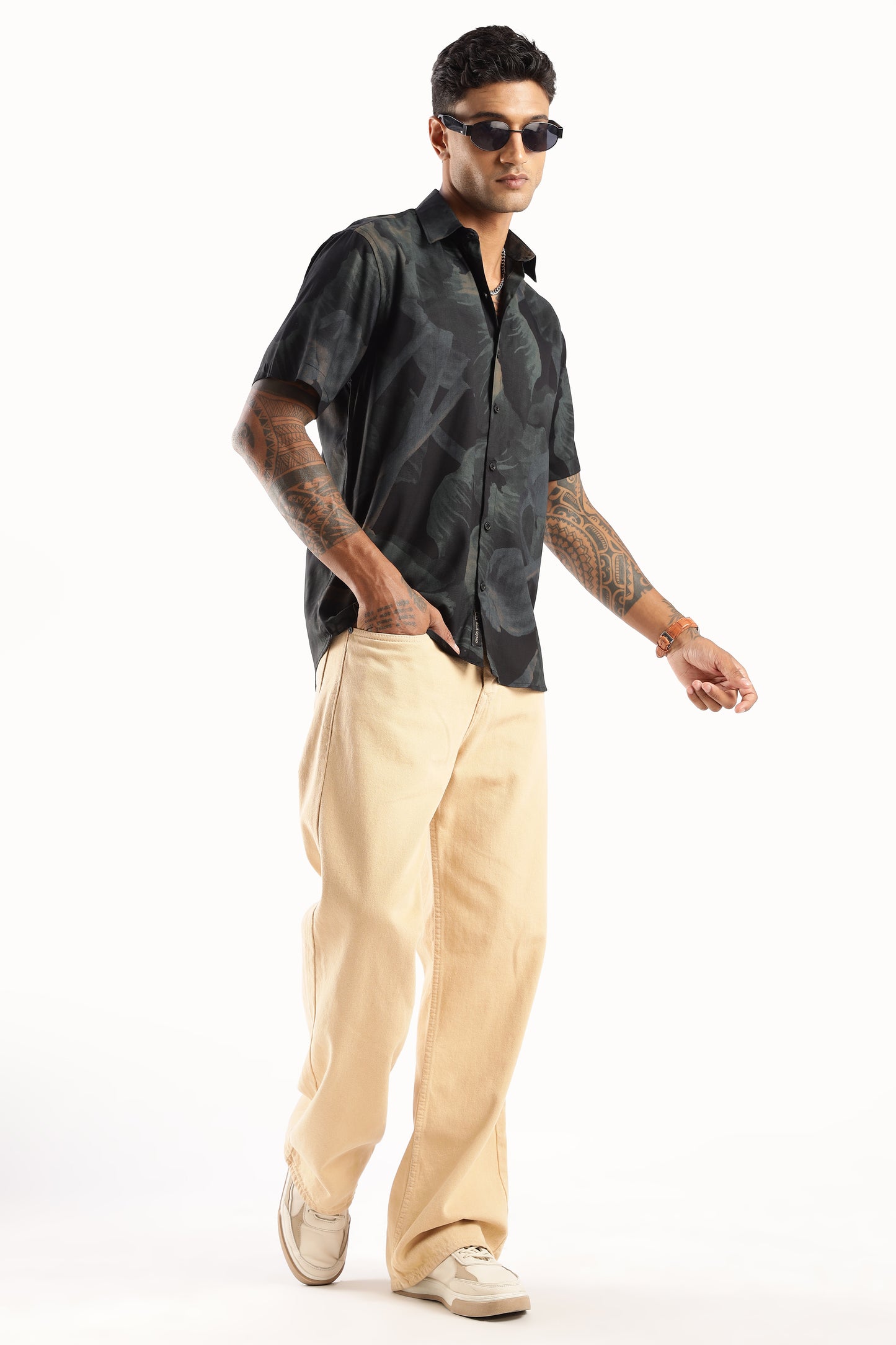 Men’s Shadow Floral Print Short-Sleeve Shirt – Black/Moss