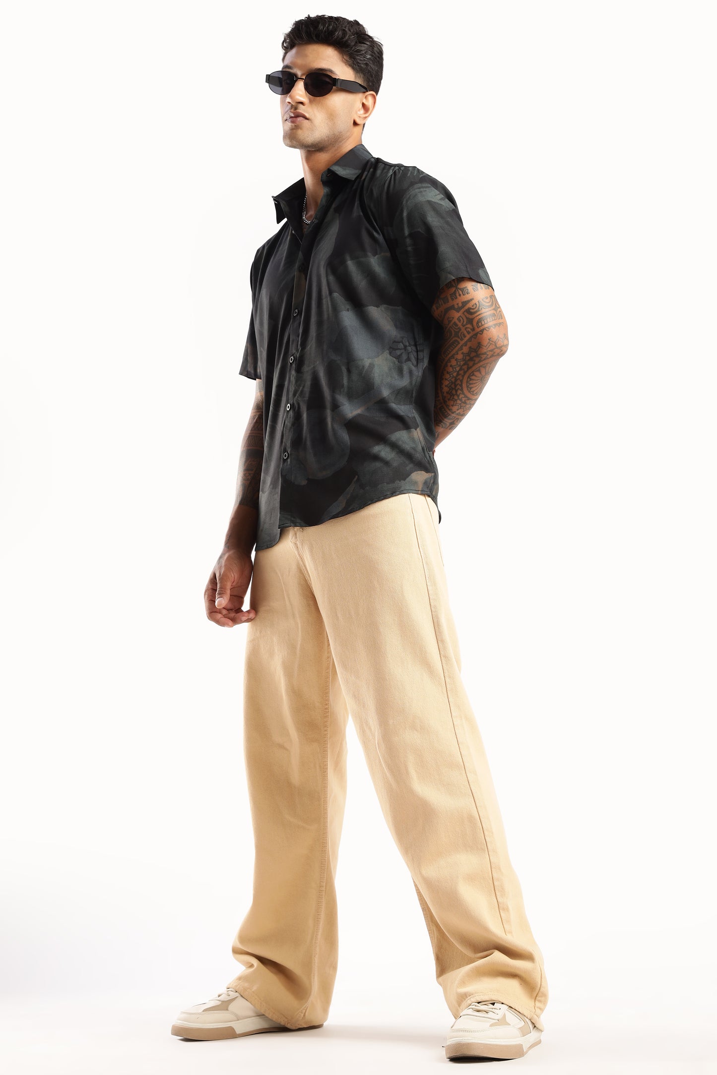 Men’s Shadow Floral Print Short-Sleeve Shirt – Black/Moss