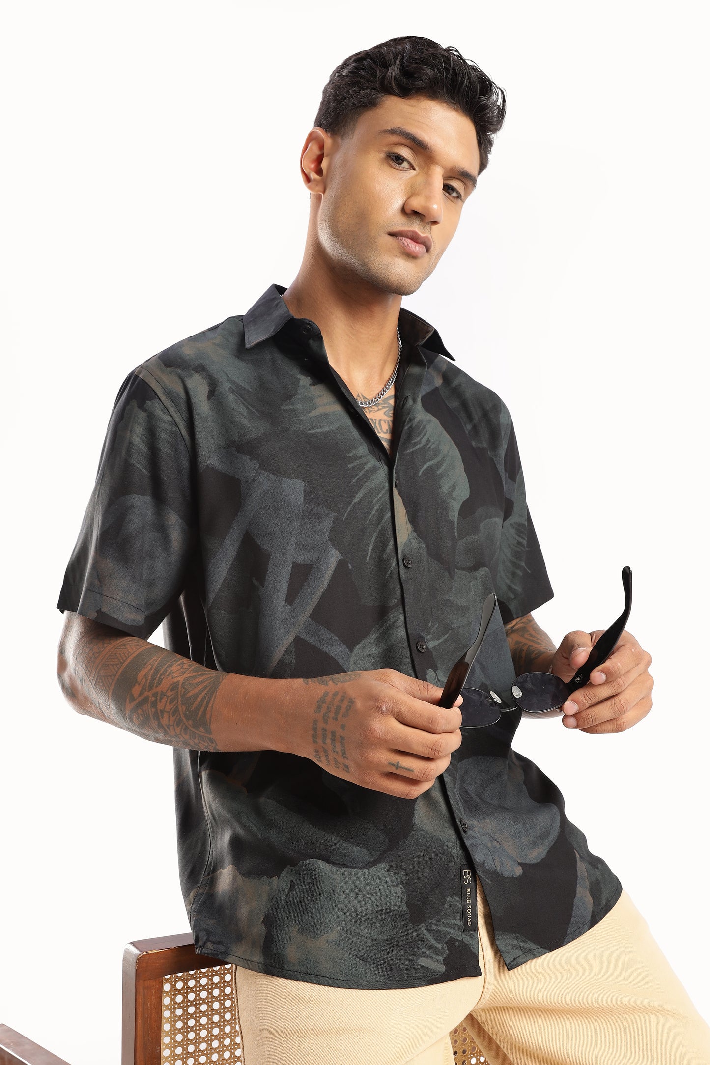 Men’s Shadow Floral Print Short-Sleeve Shirt – Black/Moss