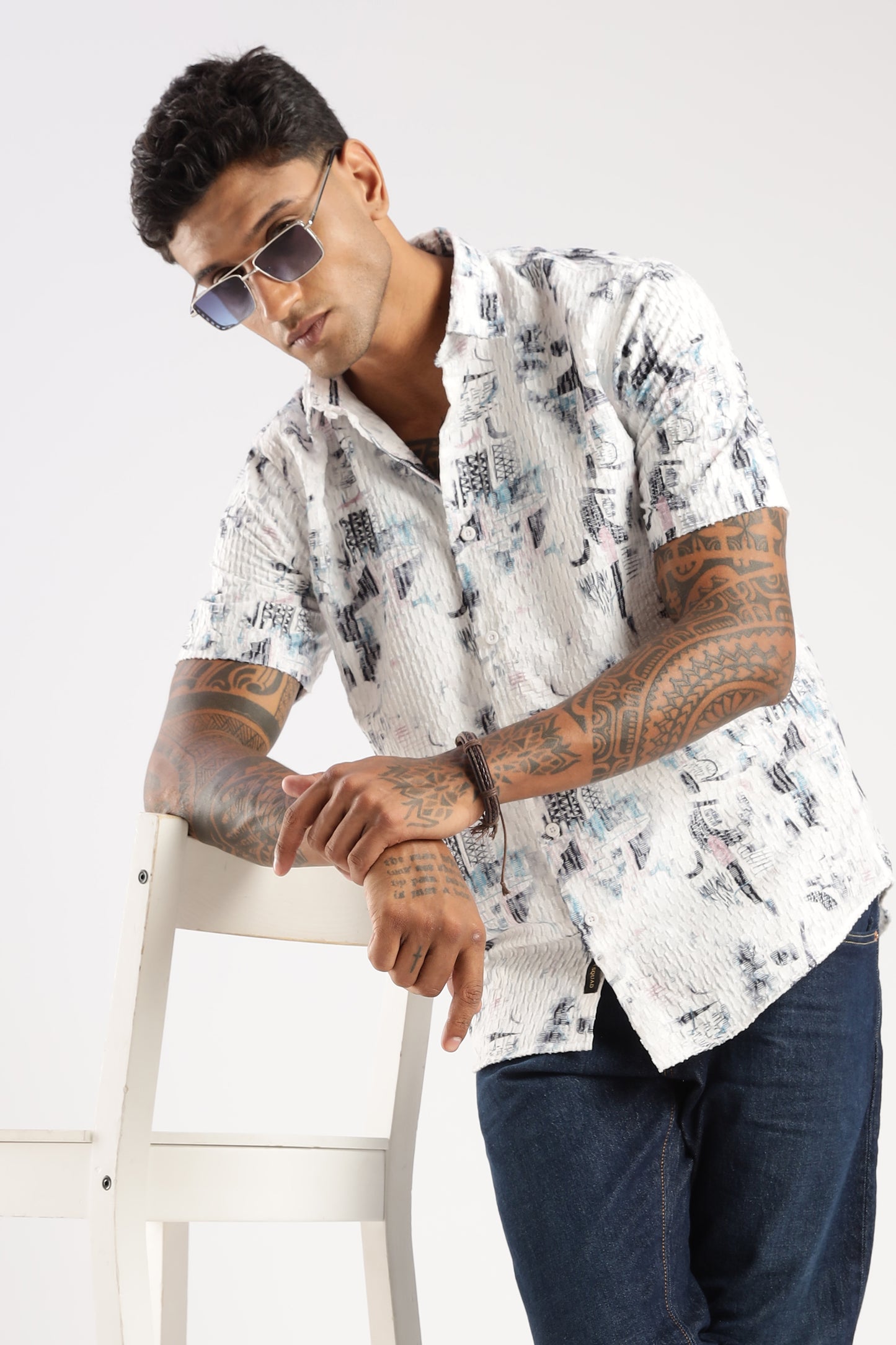 Men’s Seersucker-Texture Abstract Print Short-Sleeve Shirt – White/Teal