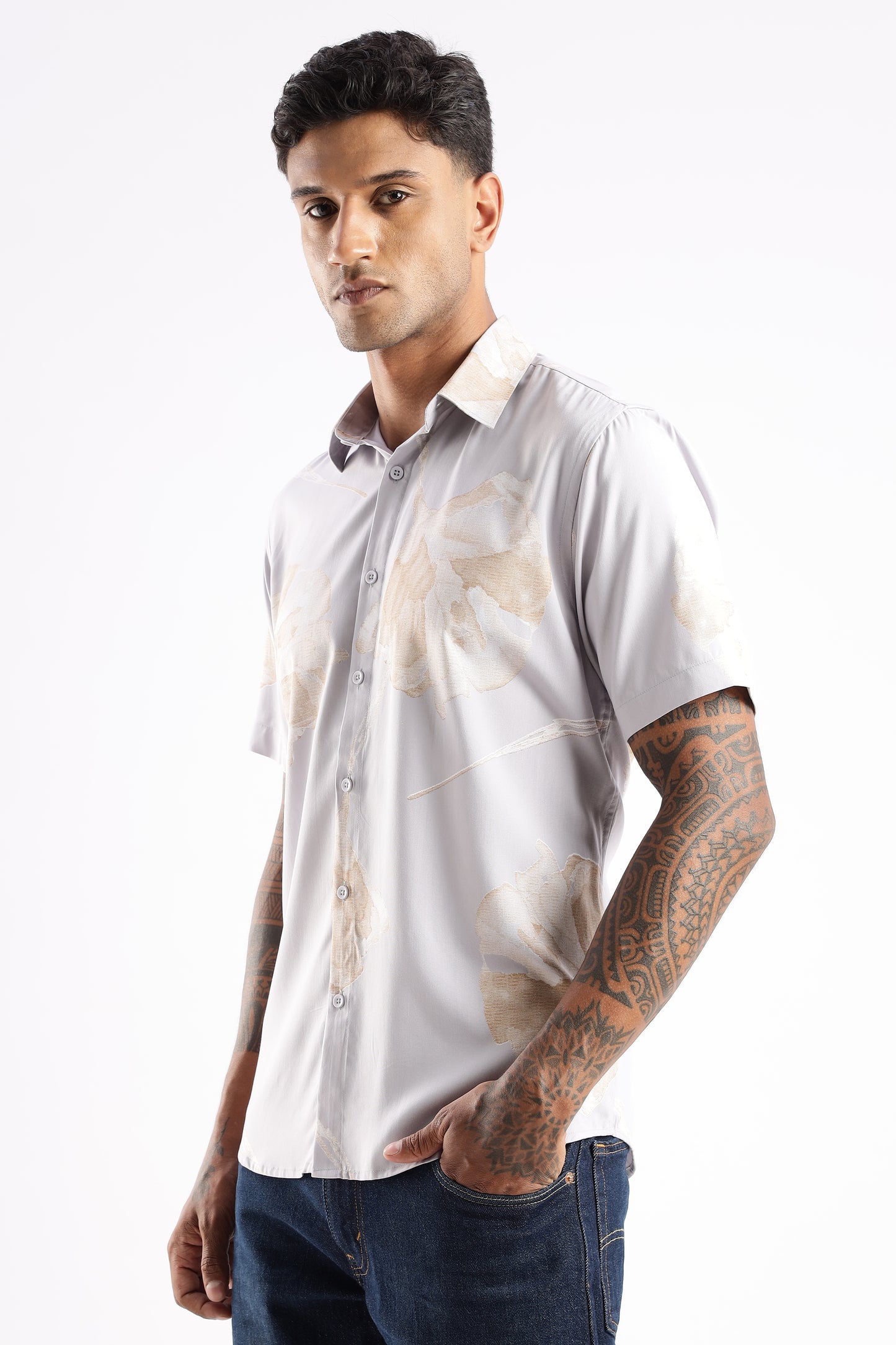 Men’s Minimal Botanical Placement Button-Down – Short Sleeves