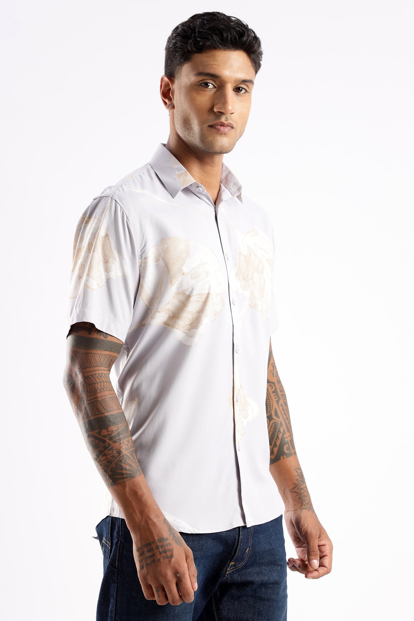 Men’s Minimal Botanical Placement Button-Down – Short Sleeves