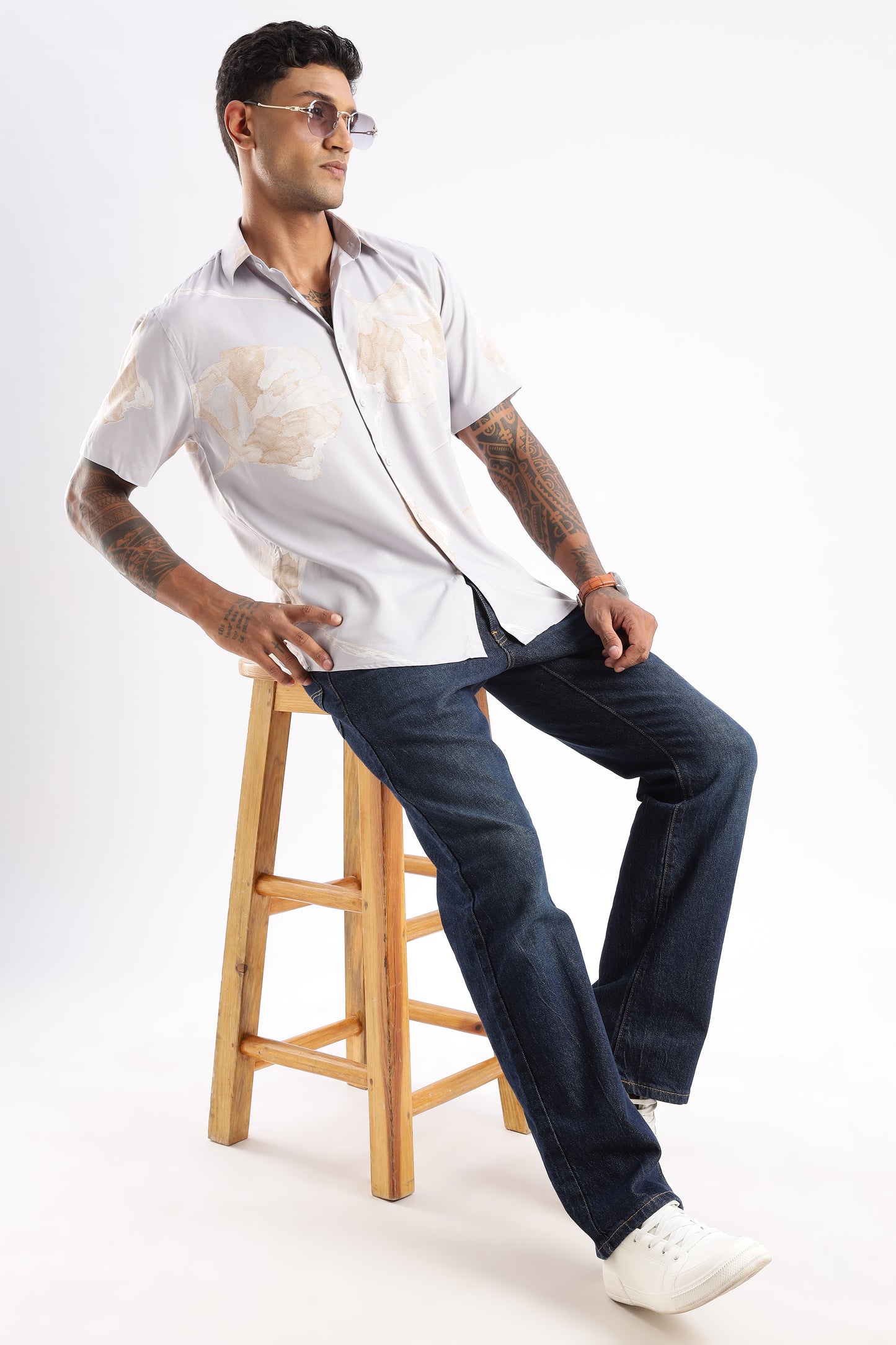 Men’s Minimal Botanical Placement Button-Down – Short Sleeves