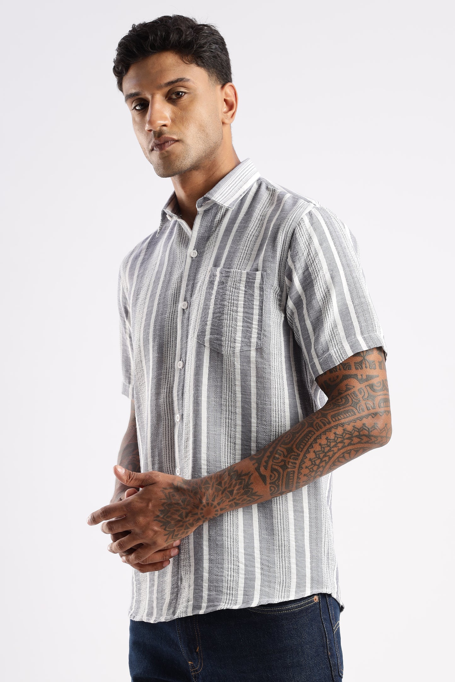 Men’s Linen-Look Vertical Stripe Short-Sleeve Shirt – Ash Grey & White