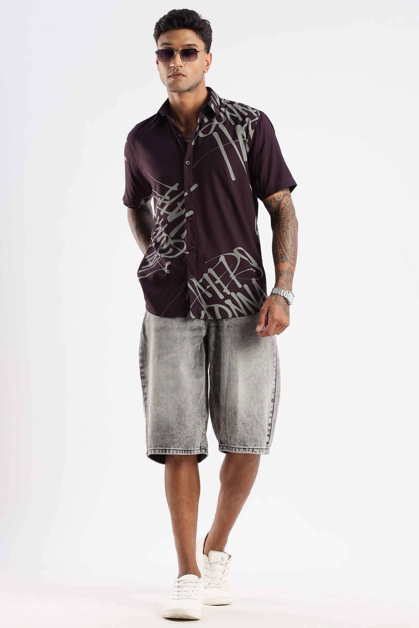 Men’s Graffiti Placement Print Short-Sleeve Shirt – Wine/Grey