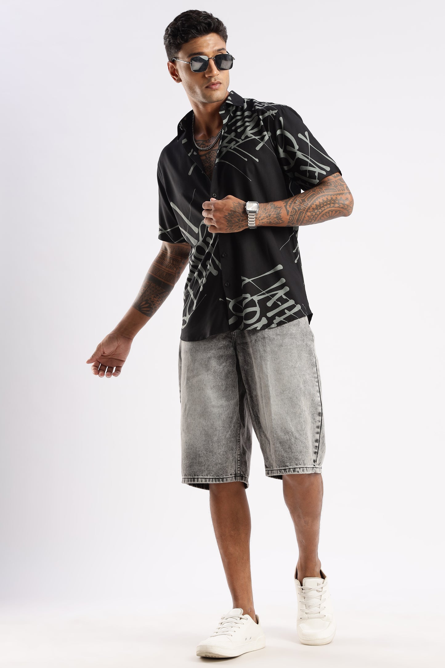 Men’s Graffiti Placement Print Short-Sleeve Shirt – Black/Grey