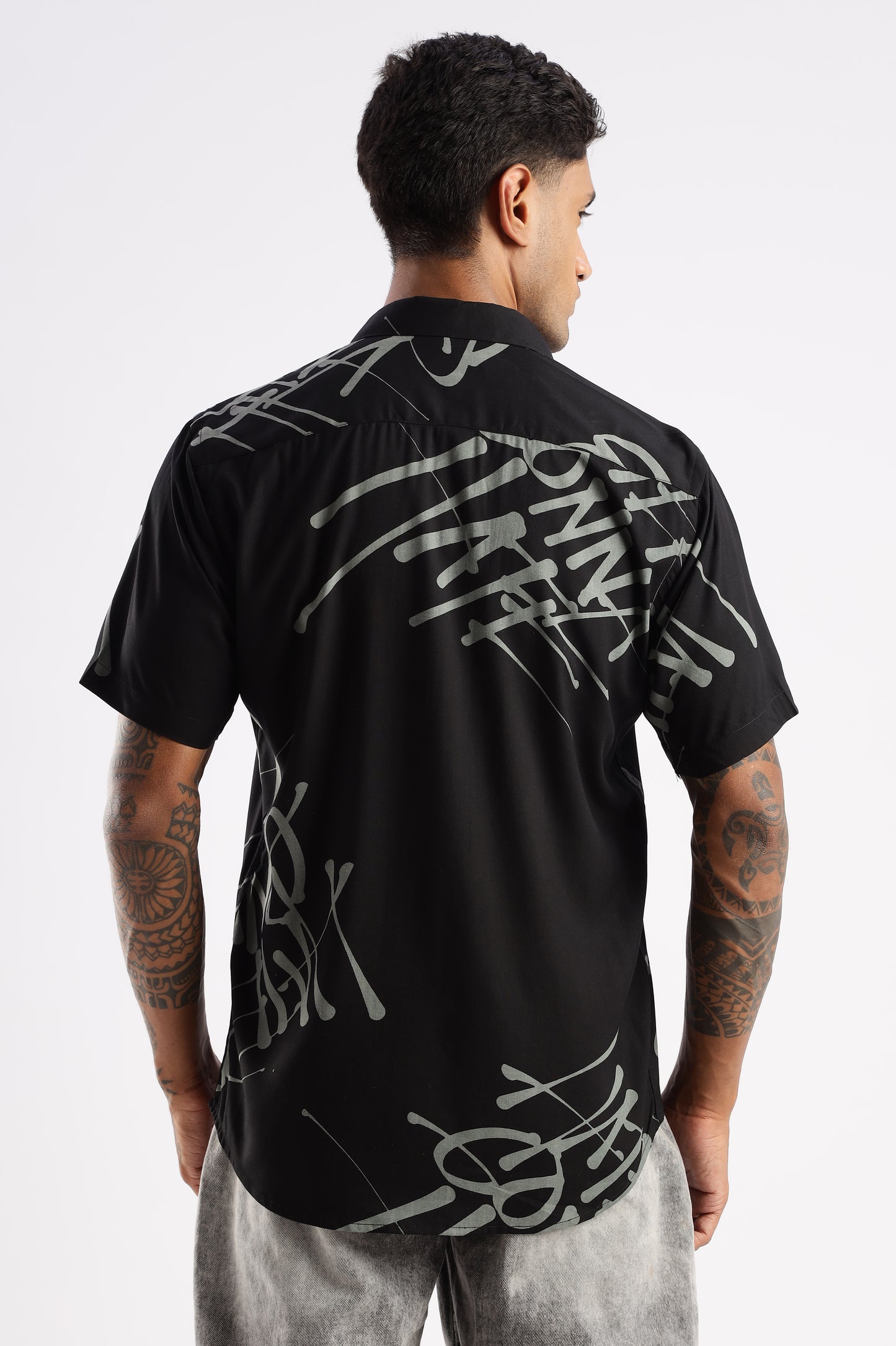 Men’s Graffiti Placement Print Short-Sleeve Shirt – Black/Grey