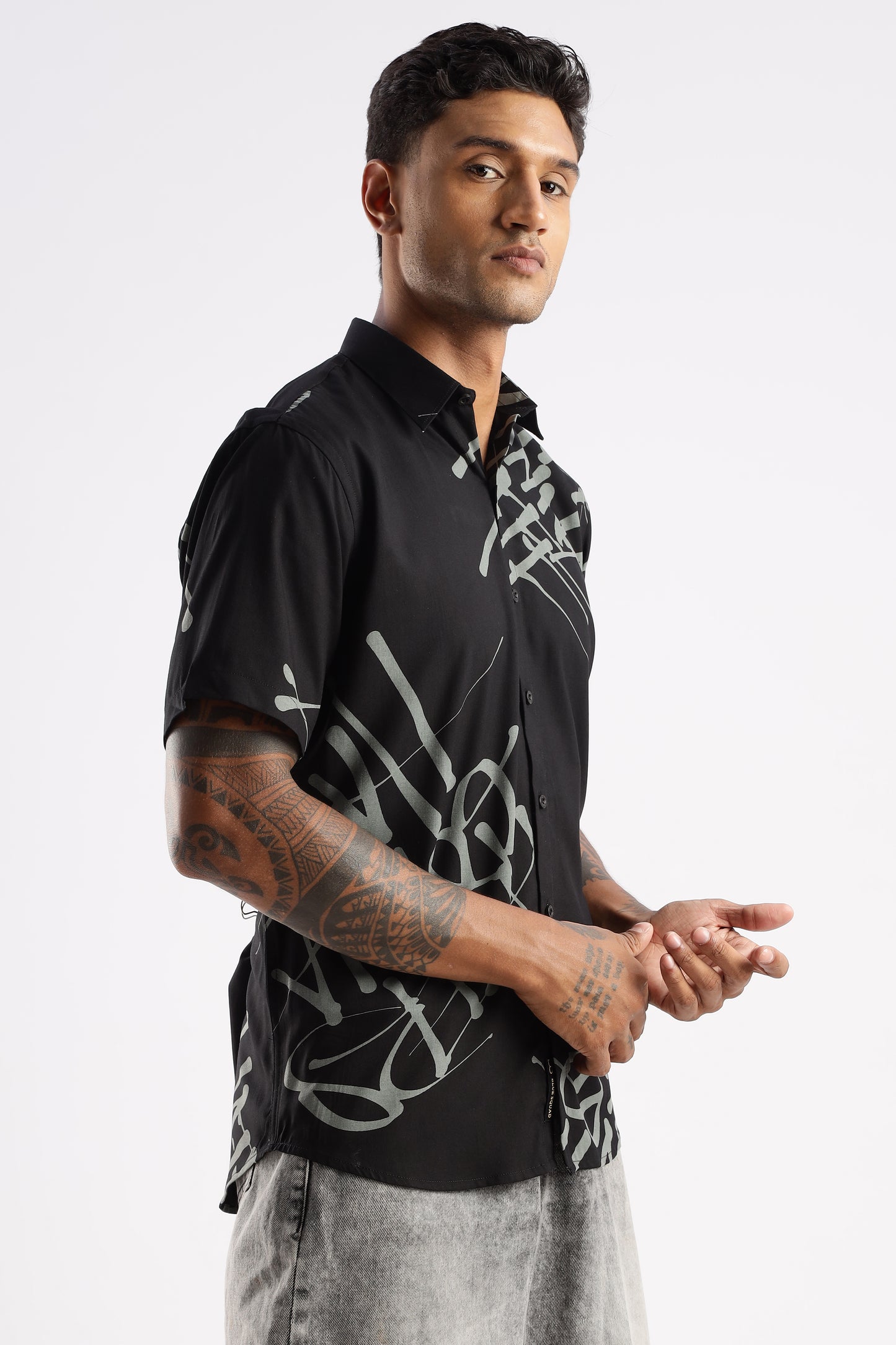 Men’s Graffiti Placement Print Short-Sleeve Shirt – Black/Grey