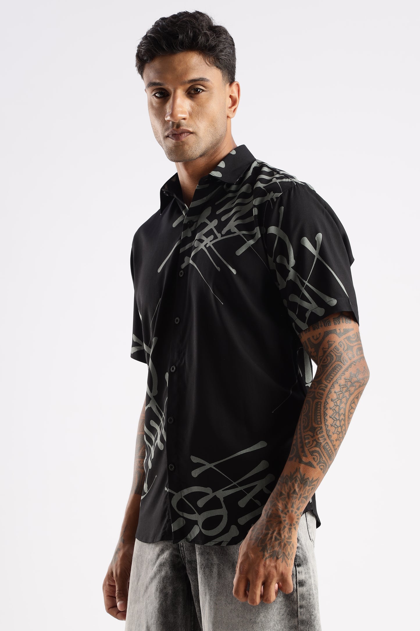 Men’s Graffiti Placement Print Short-Sleeve Shirt – Black/Grey