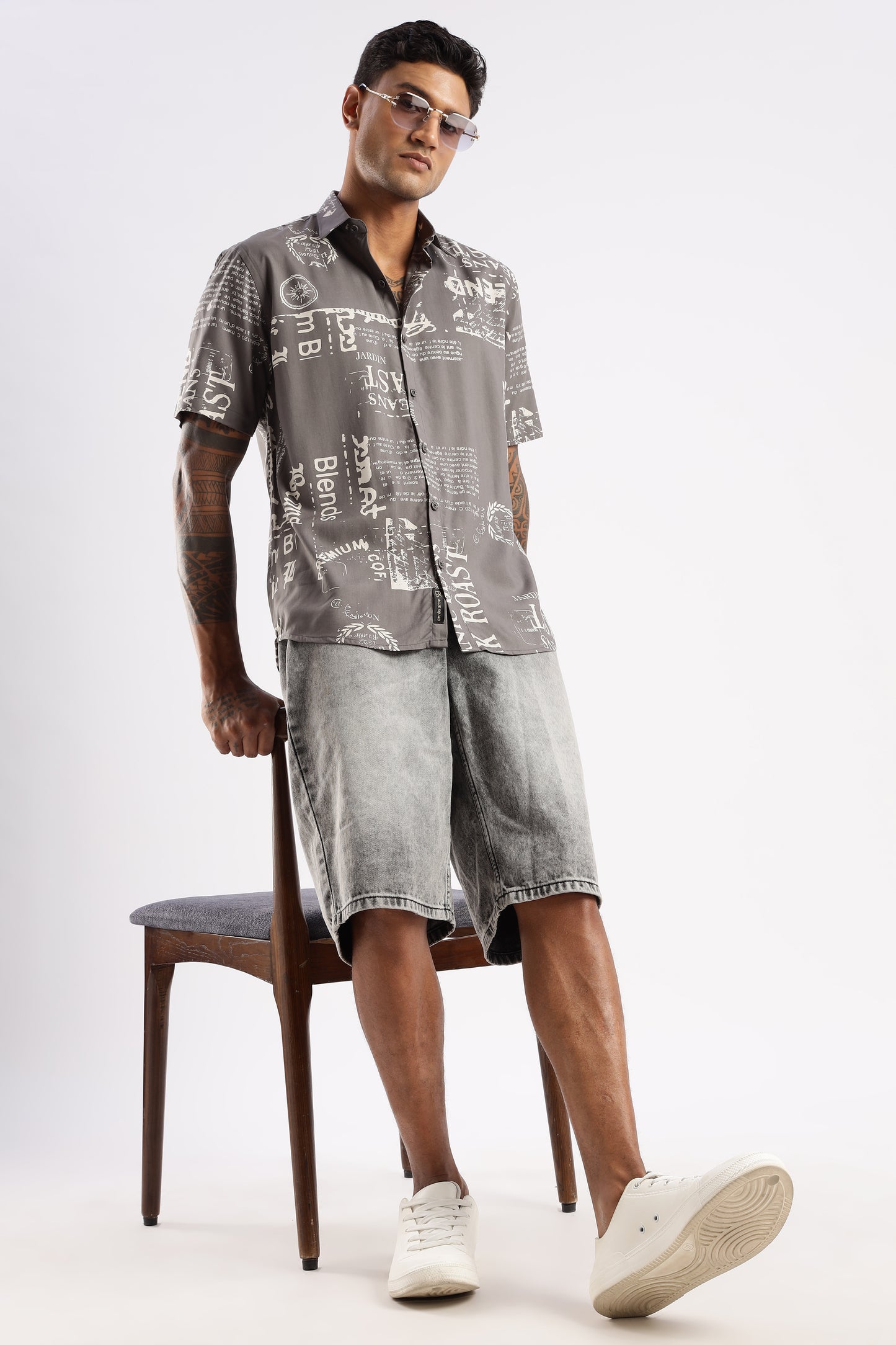 Men’s Newspaper Typography Print Short-Sleeve Shirt – Graphite