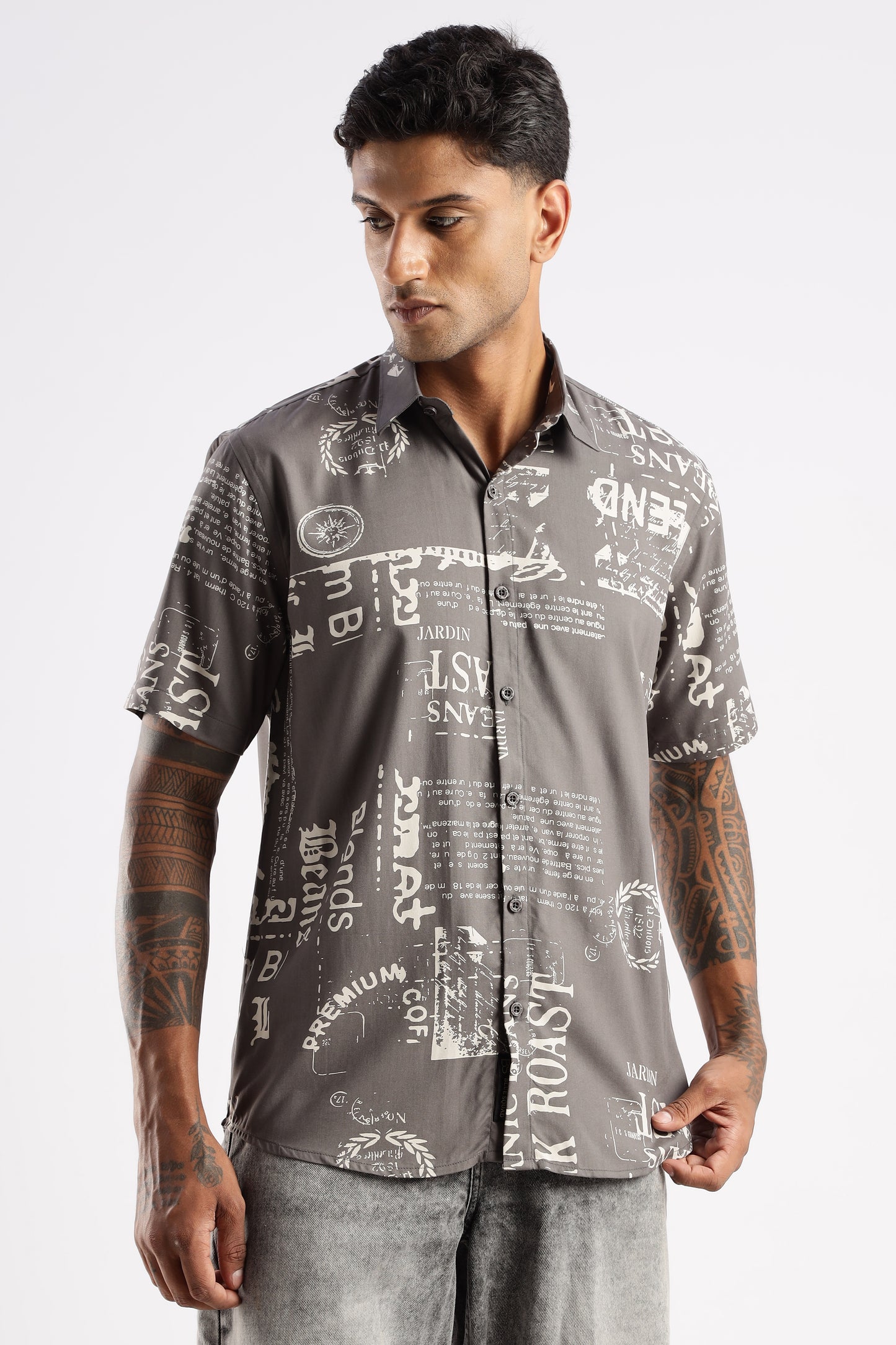 Men’s Newspaper Typography Print Short-Sleeve Shirt – Graphite