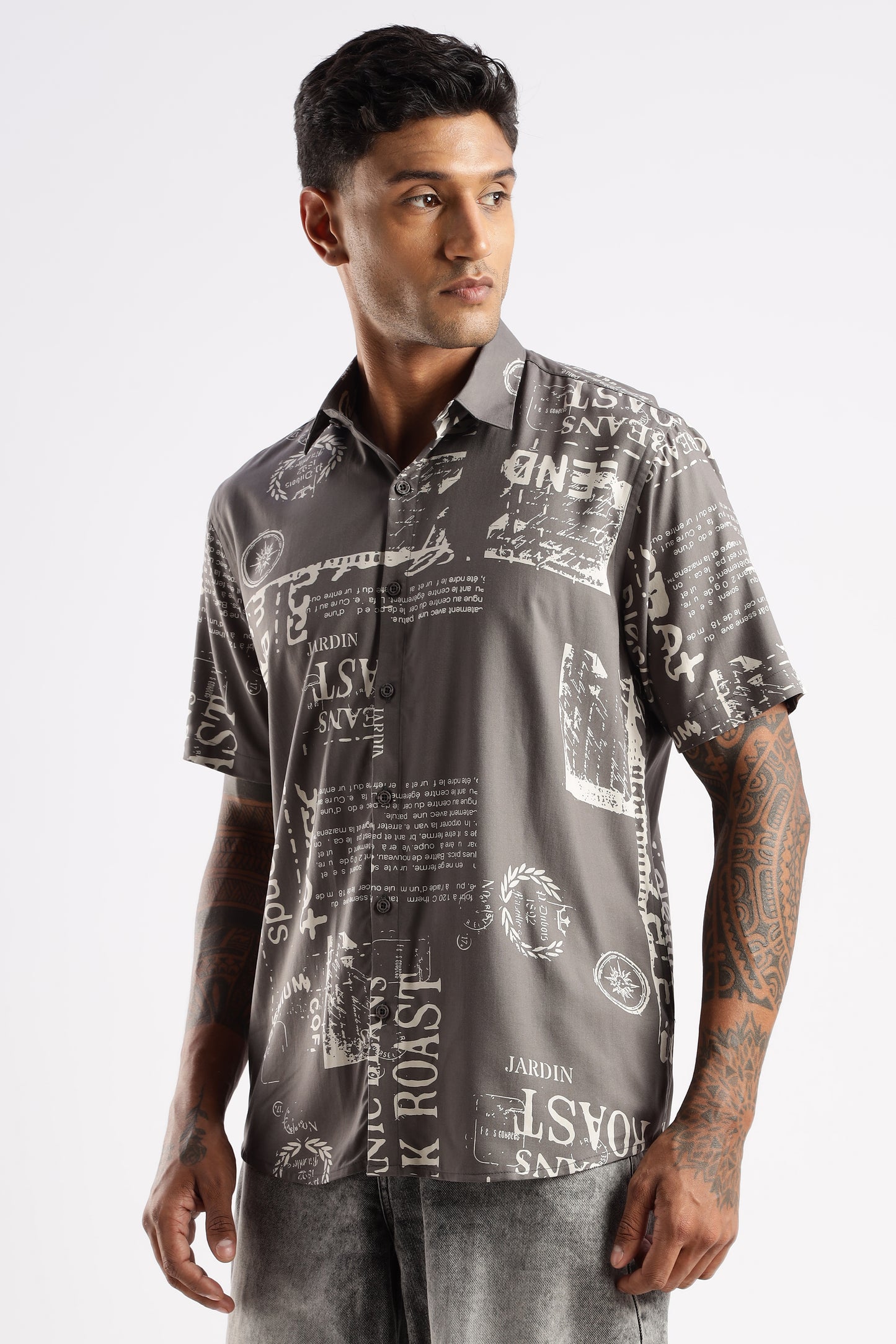 Men’s Newspaper Typography Print Short-Sleeve Shirt – Graphite