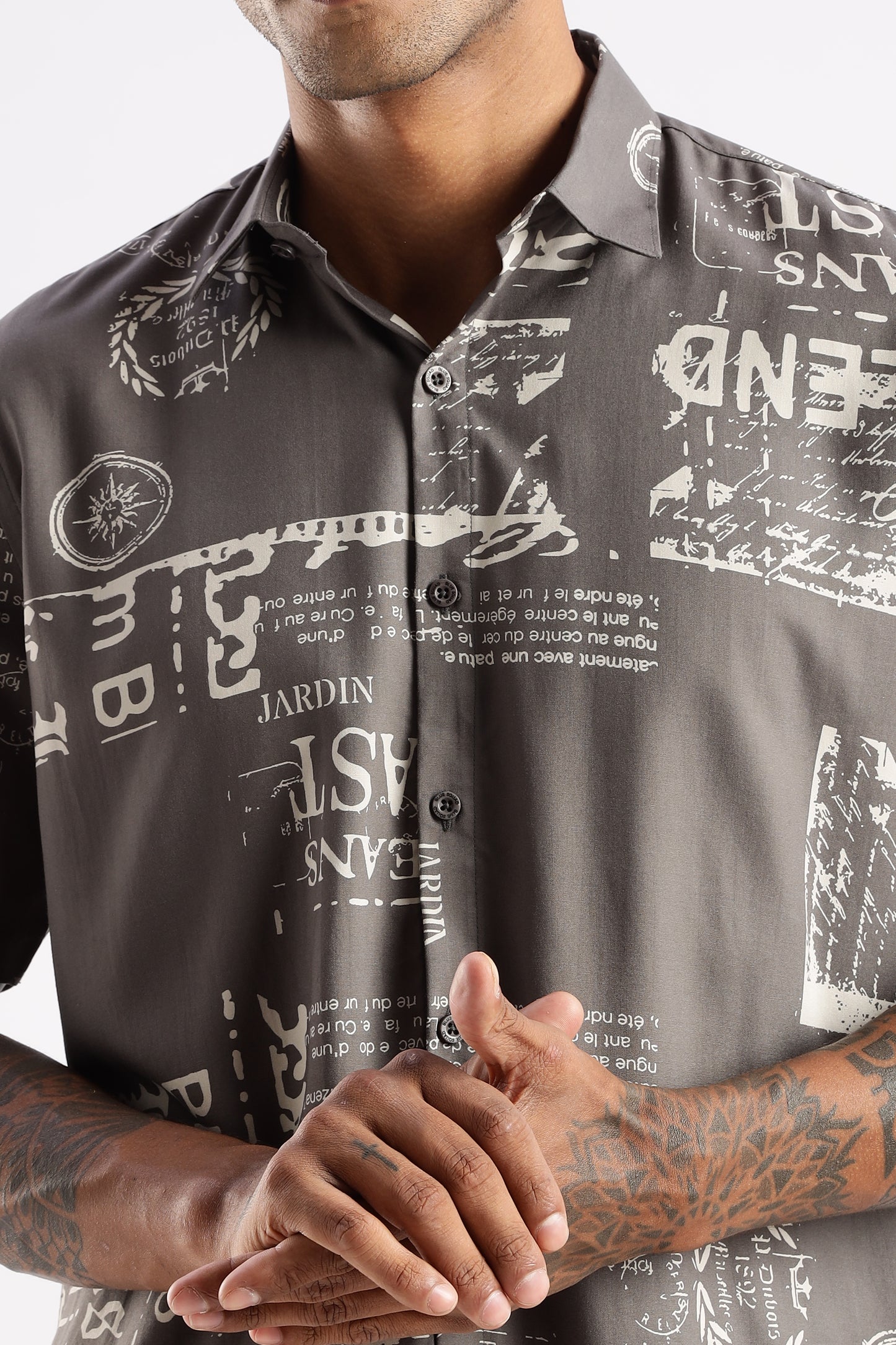 Men’s Newspaper Typography Print Short-Sleeve Shirt – Graphite