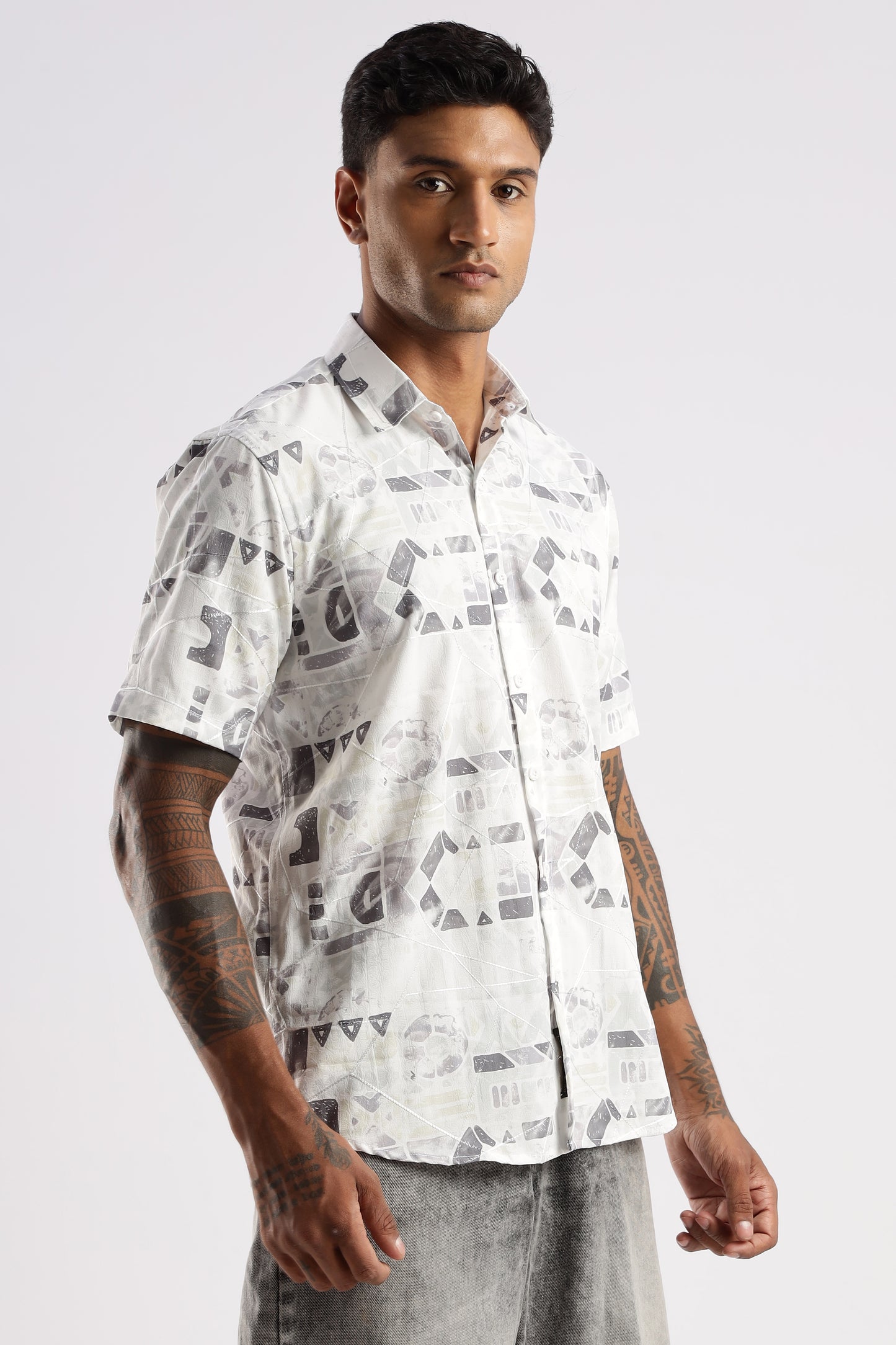 Men’s Monochrome Geo Print Short-Sleeve Shirt – White/Grey