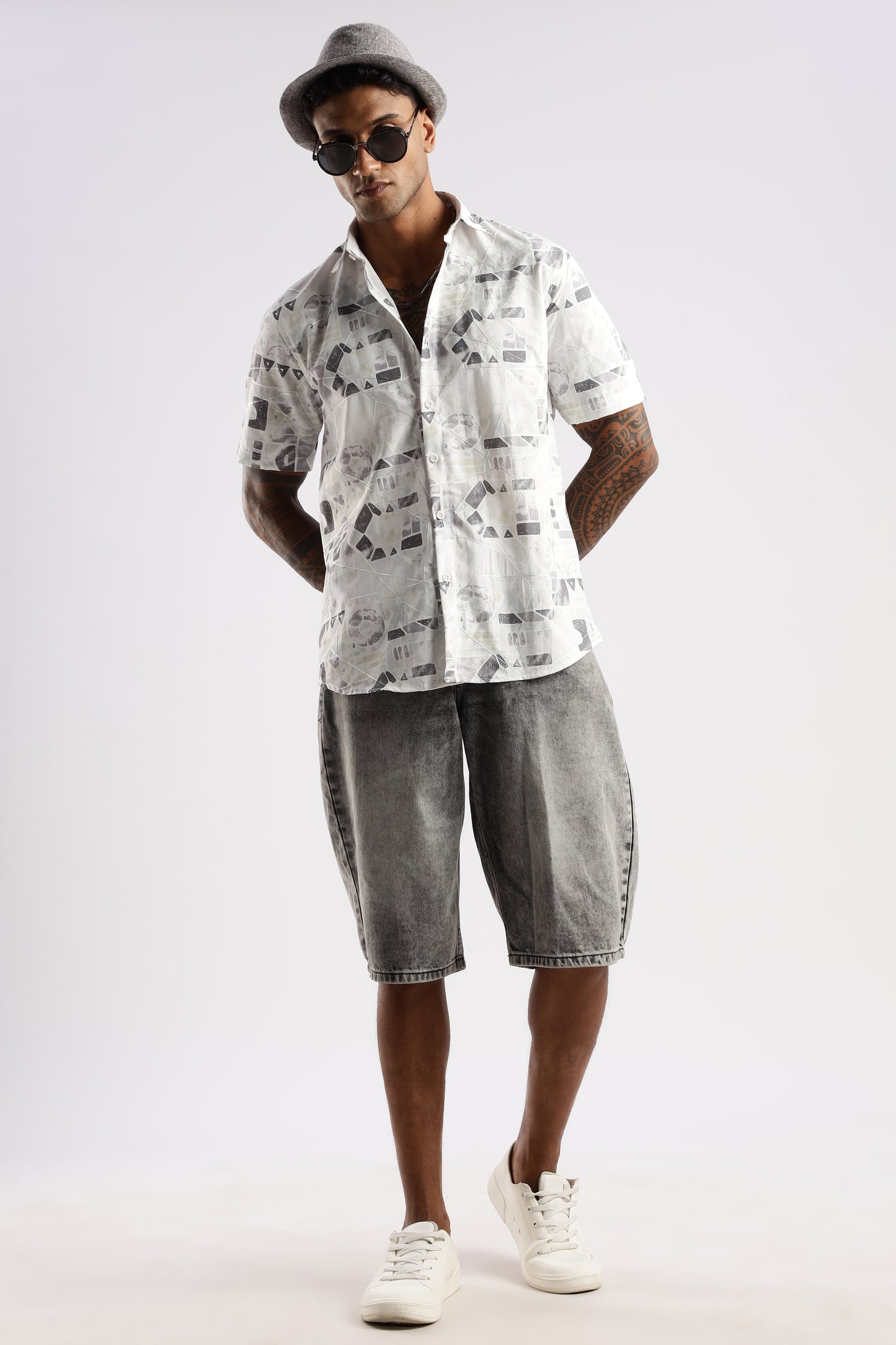 Men’s Monochrome Geo Print Short-Sleeve Shirt – White/Grey