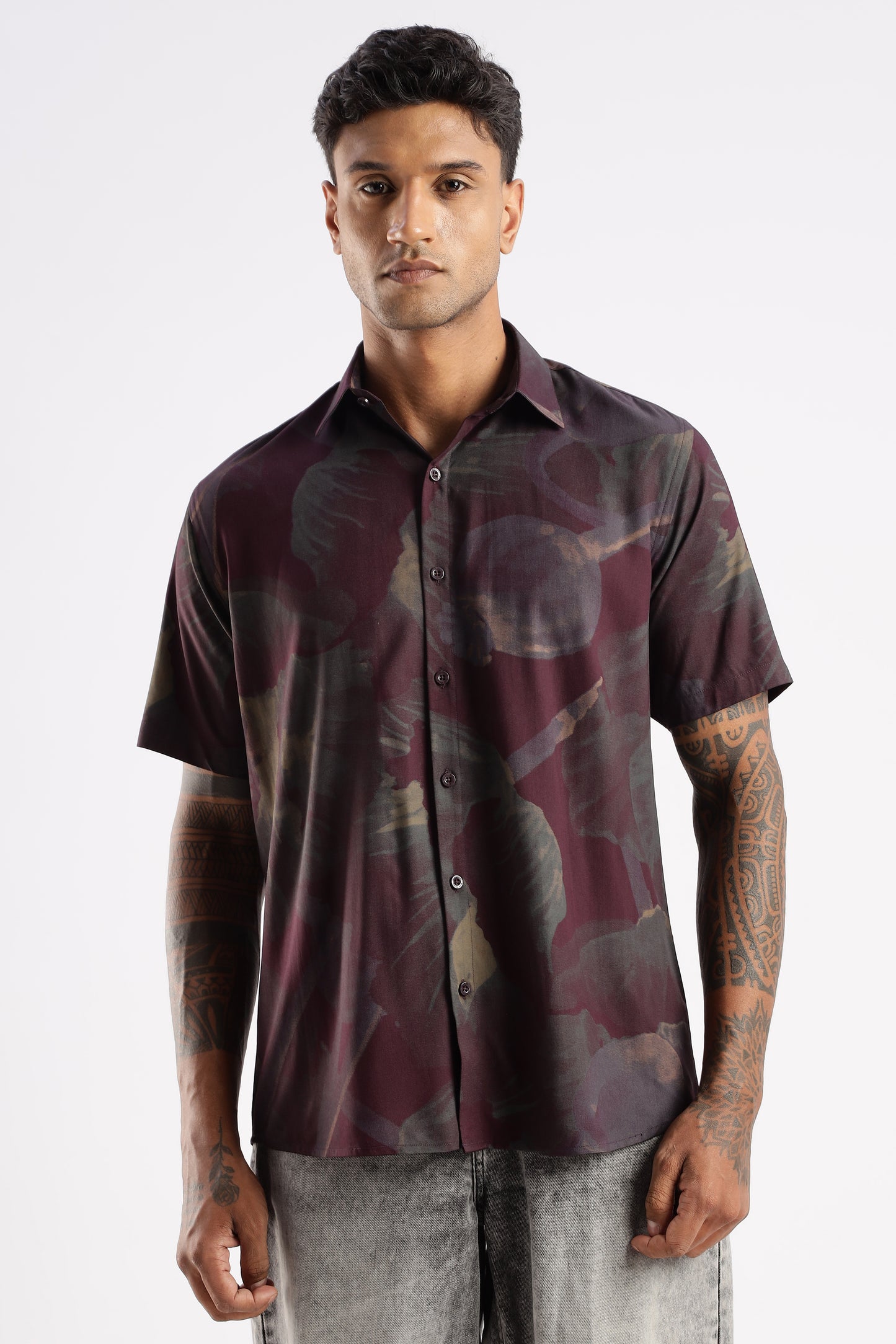 Men’s Painterly Floral Silhouette Button-Down – Deep Maroon
