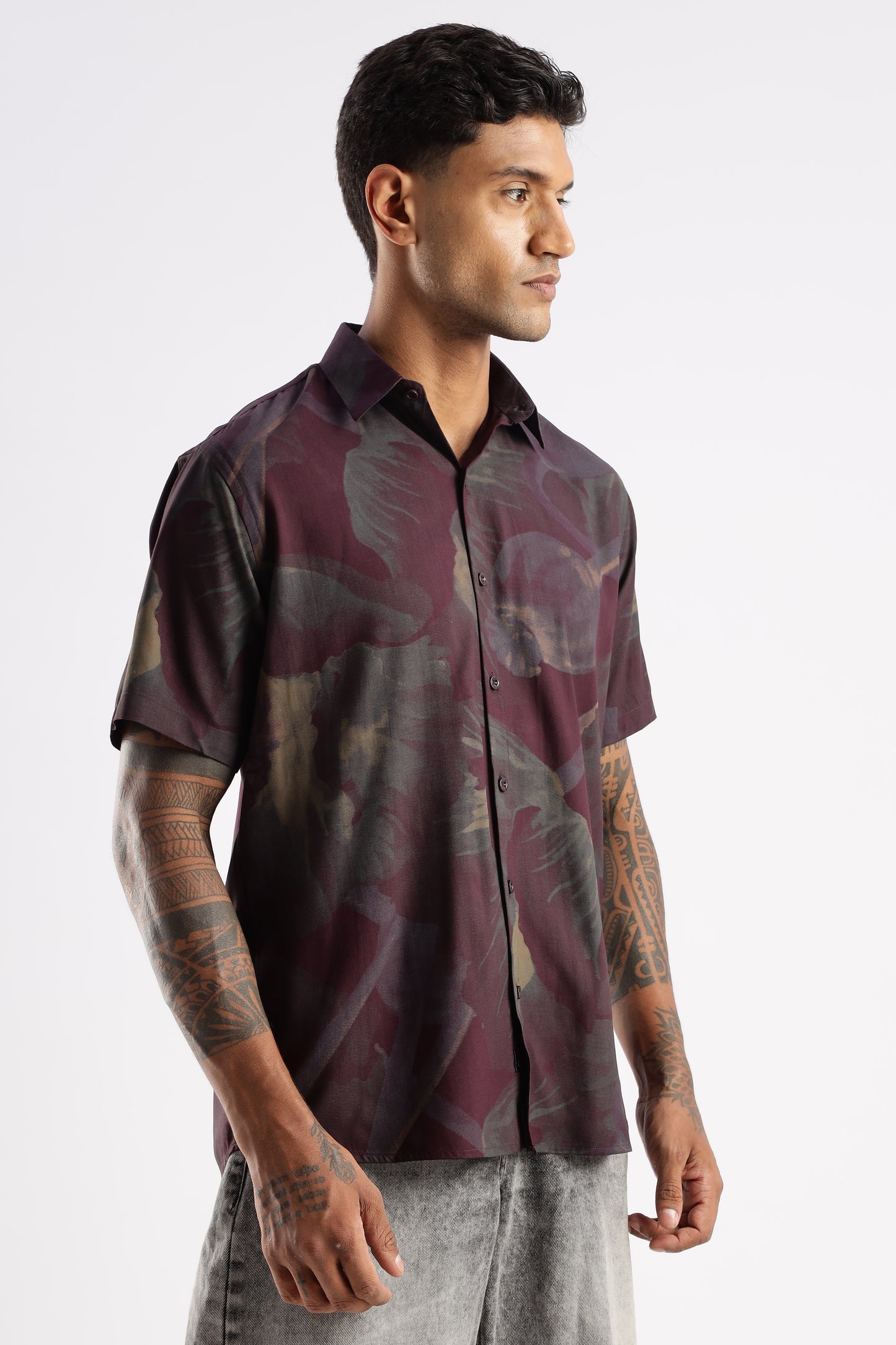 Men’s Painterly Floral Silhouette Button-Down – Deep Maroon