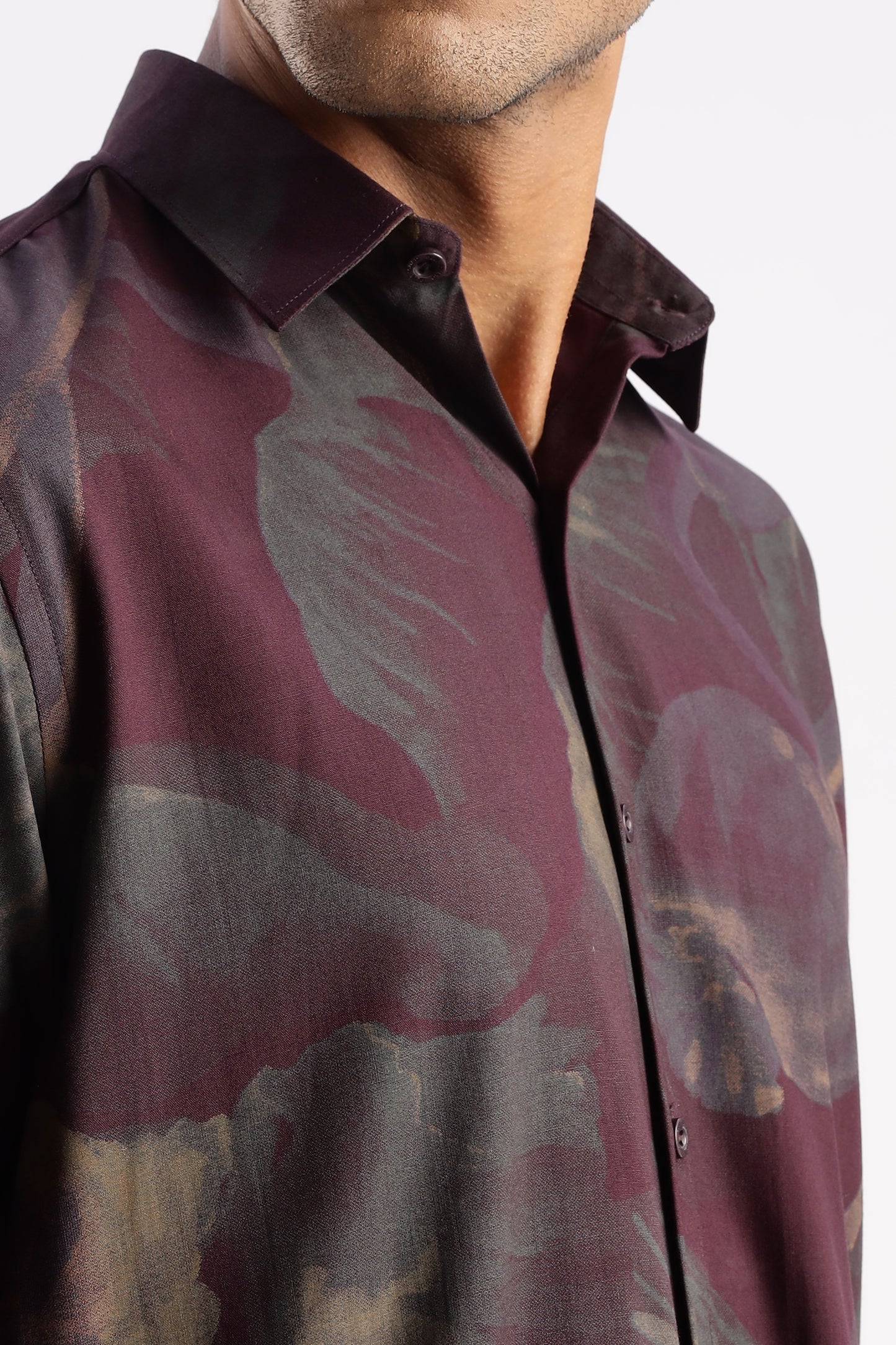 Men’s Painterly Floral Silhouette Button-Down – Deep Maroon
