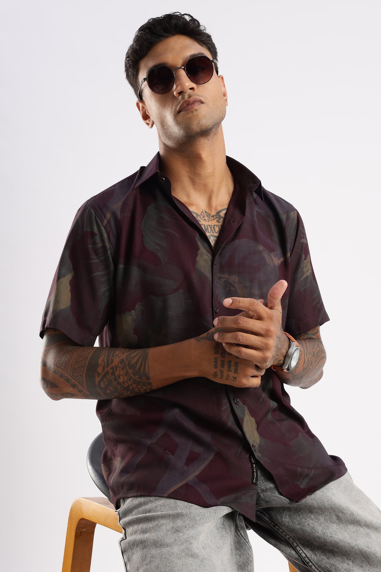 Men’s Painterly Floral Silhouette Button-Down – Deep Maroon