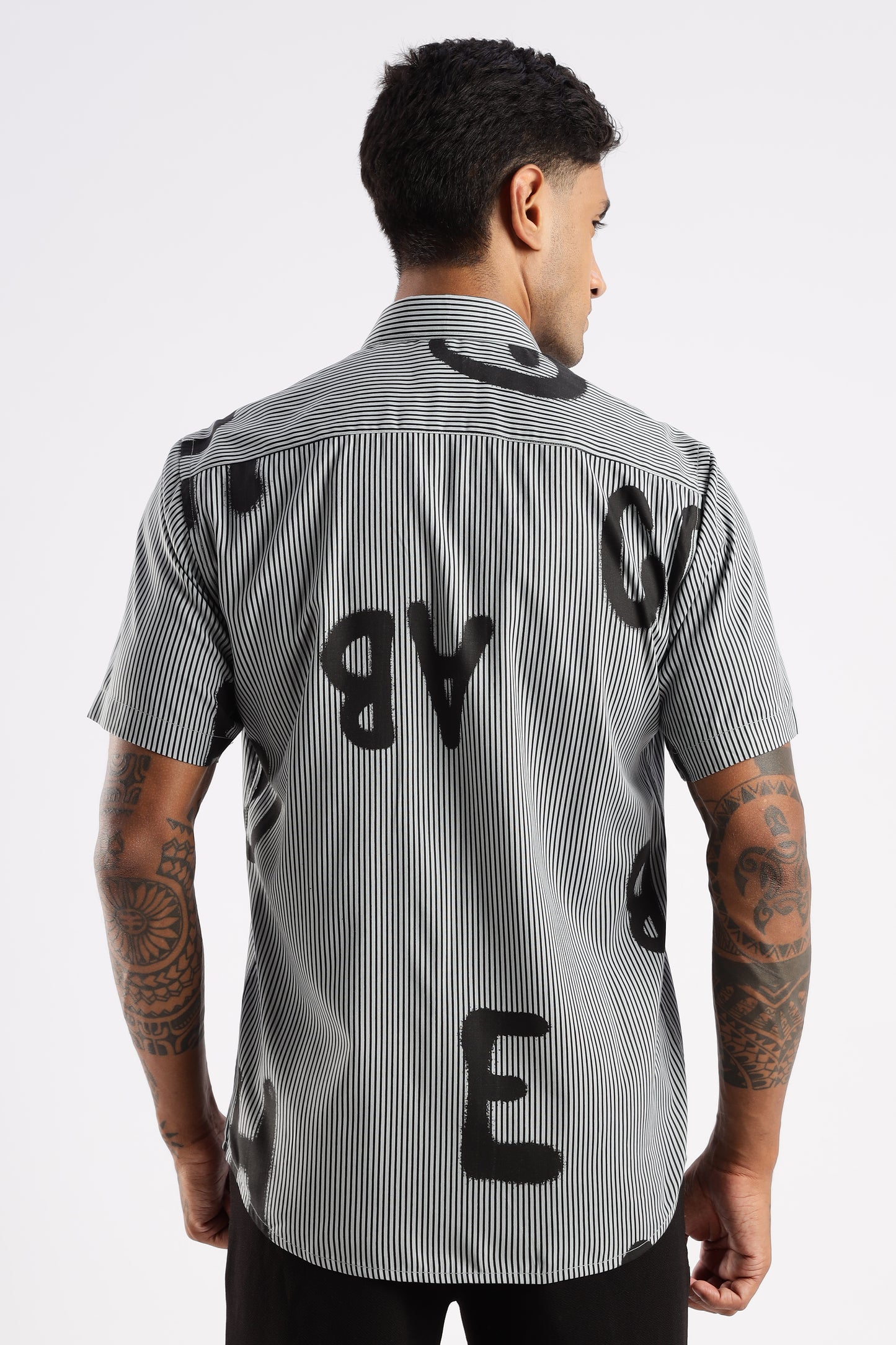 Men’s Letter-Scatter Pinstripe Short-Sleeve Shirt – Black/White