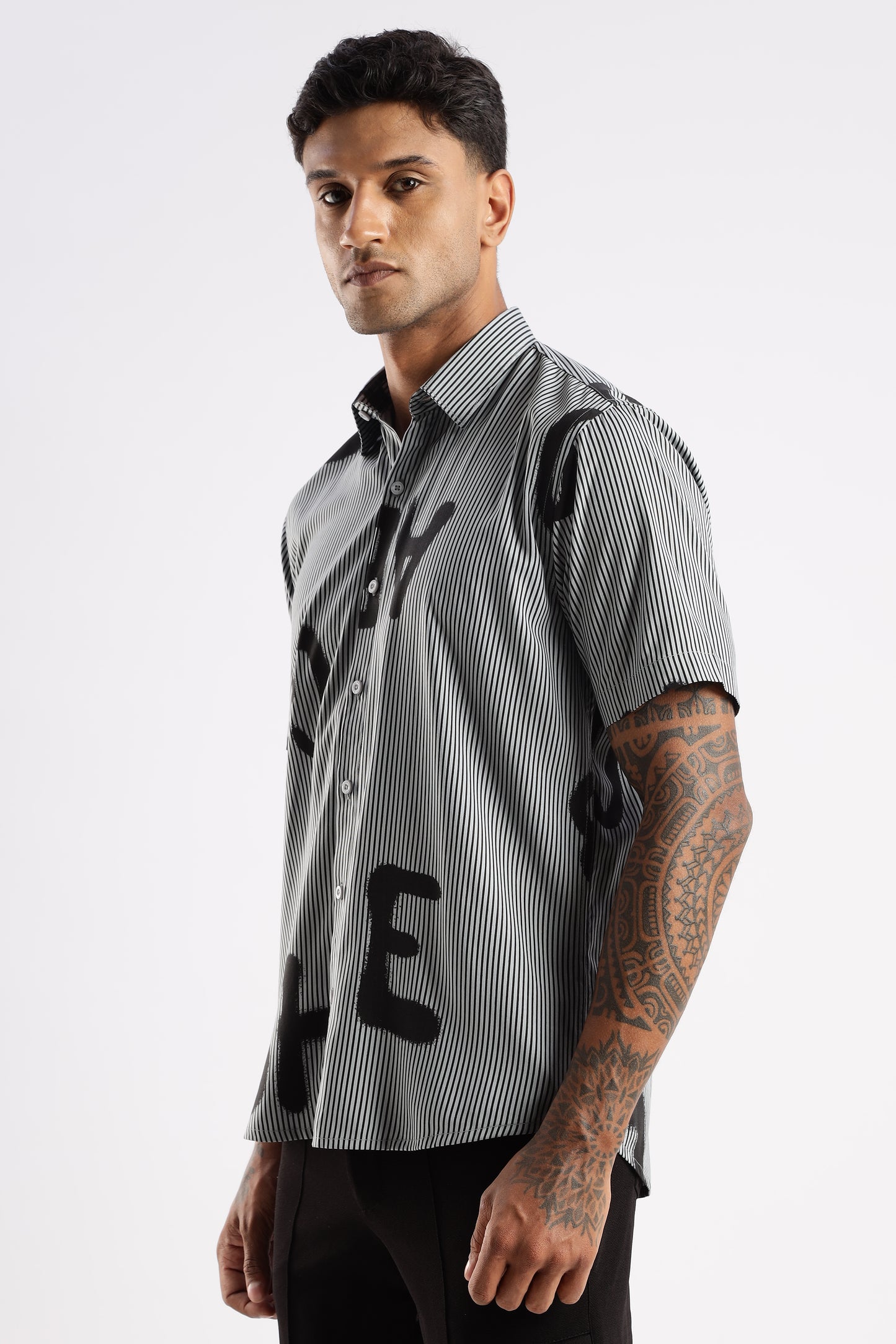 Men’s Letter-Scatter Pinstripe Short-Sleeve Shirt – Black/White