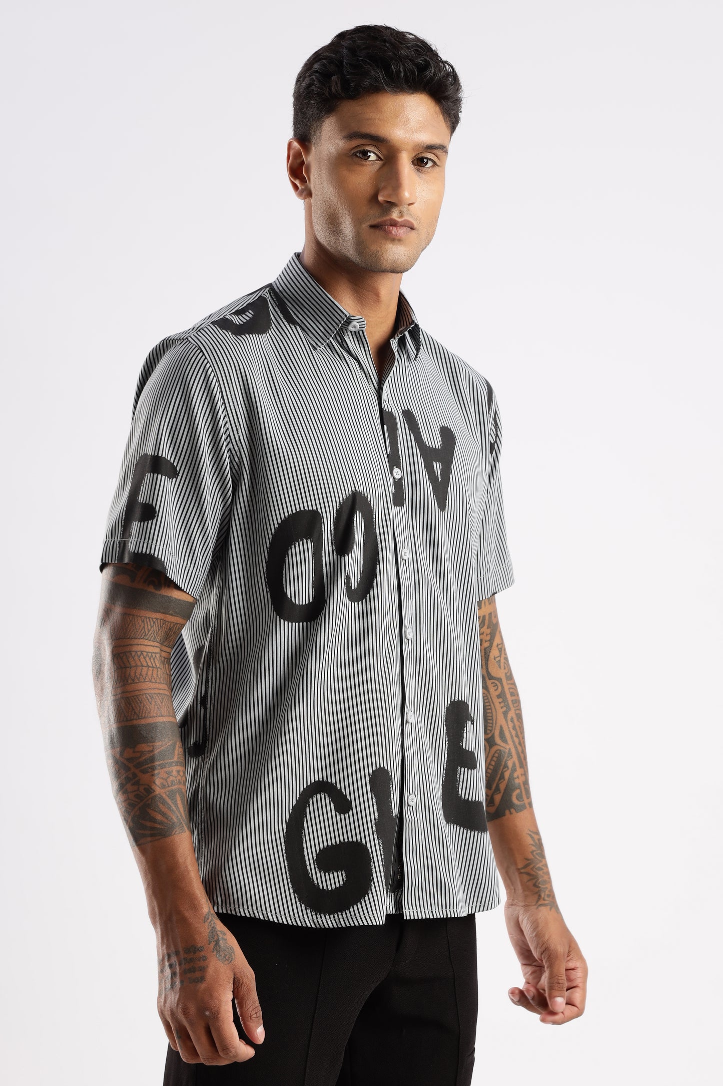 Men’s Letter-Scatter Pinstripe Short-Sleeve Shirt – Black/White
