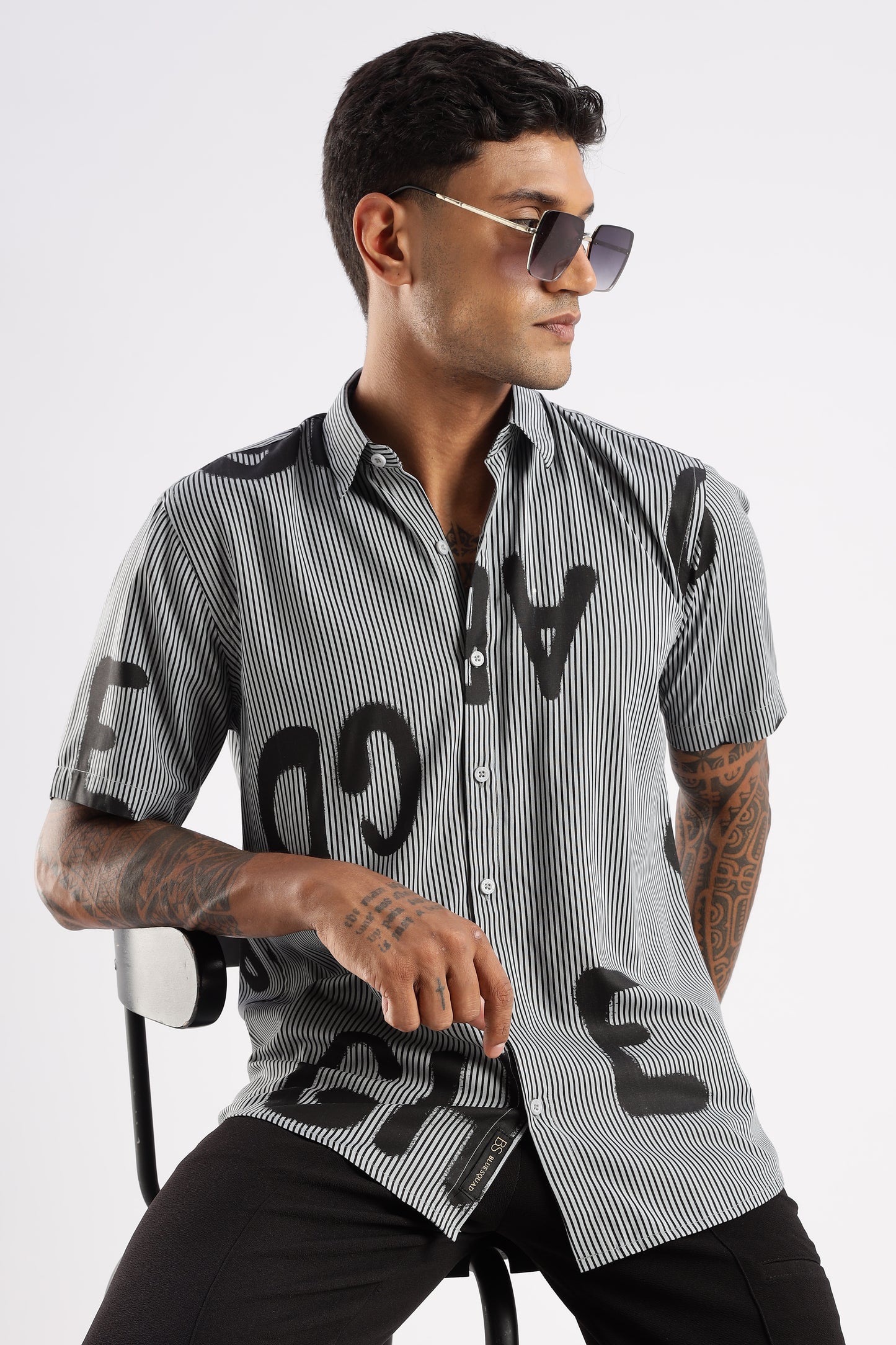 Men’s Letter-Scatter Pinstripe Short-Sleeve Shirt – Black/White