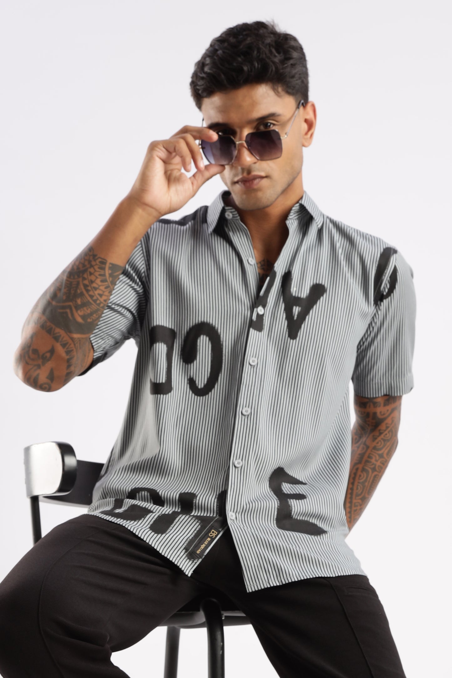 Men’s Letter-Scatter Pinstripe Short-Sleeve Shirt – Black/White