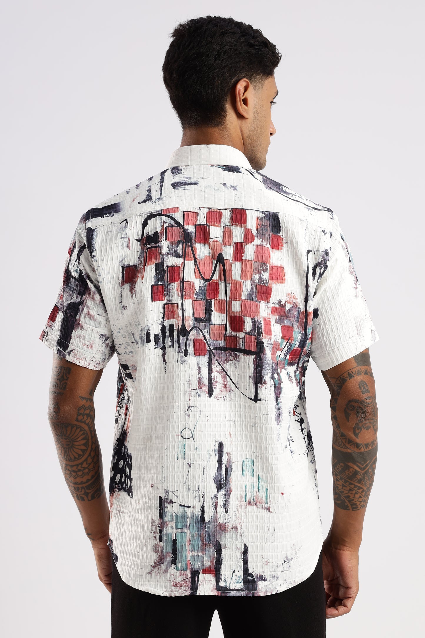 Men’s Painterly Checker Art Print Short-Sleeve Shirt – White/Red