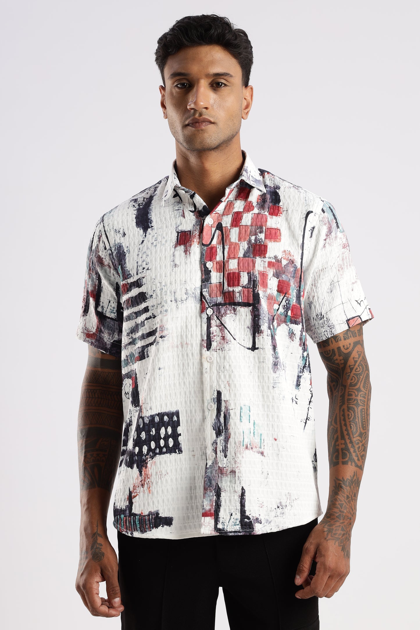 Men’s Painterly Checker Art Print Short-Sleeve Shirt – White/Red