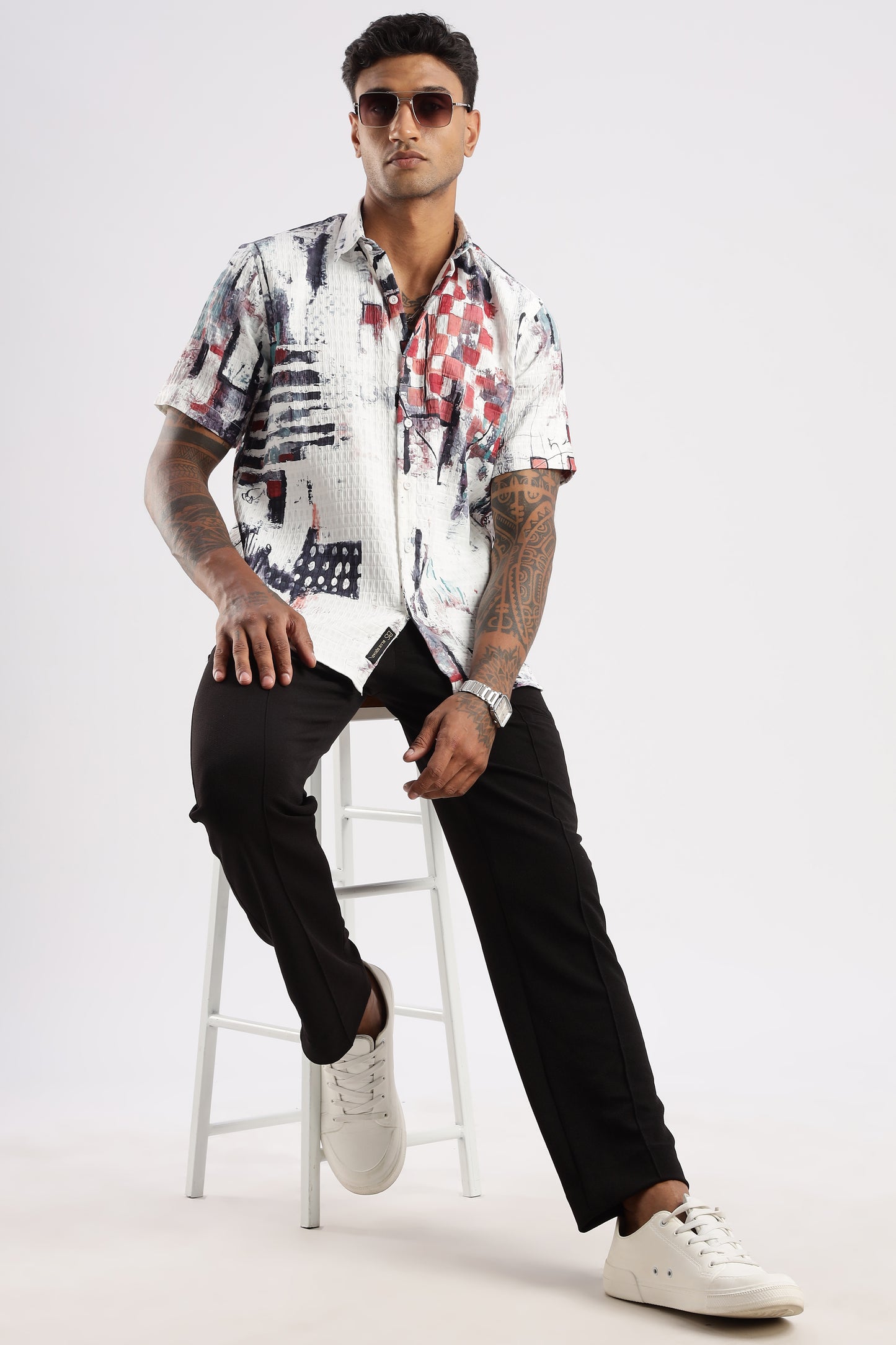 Men’s Painterly Checker Art Print Short-Sleeve Shirt – White/Red