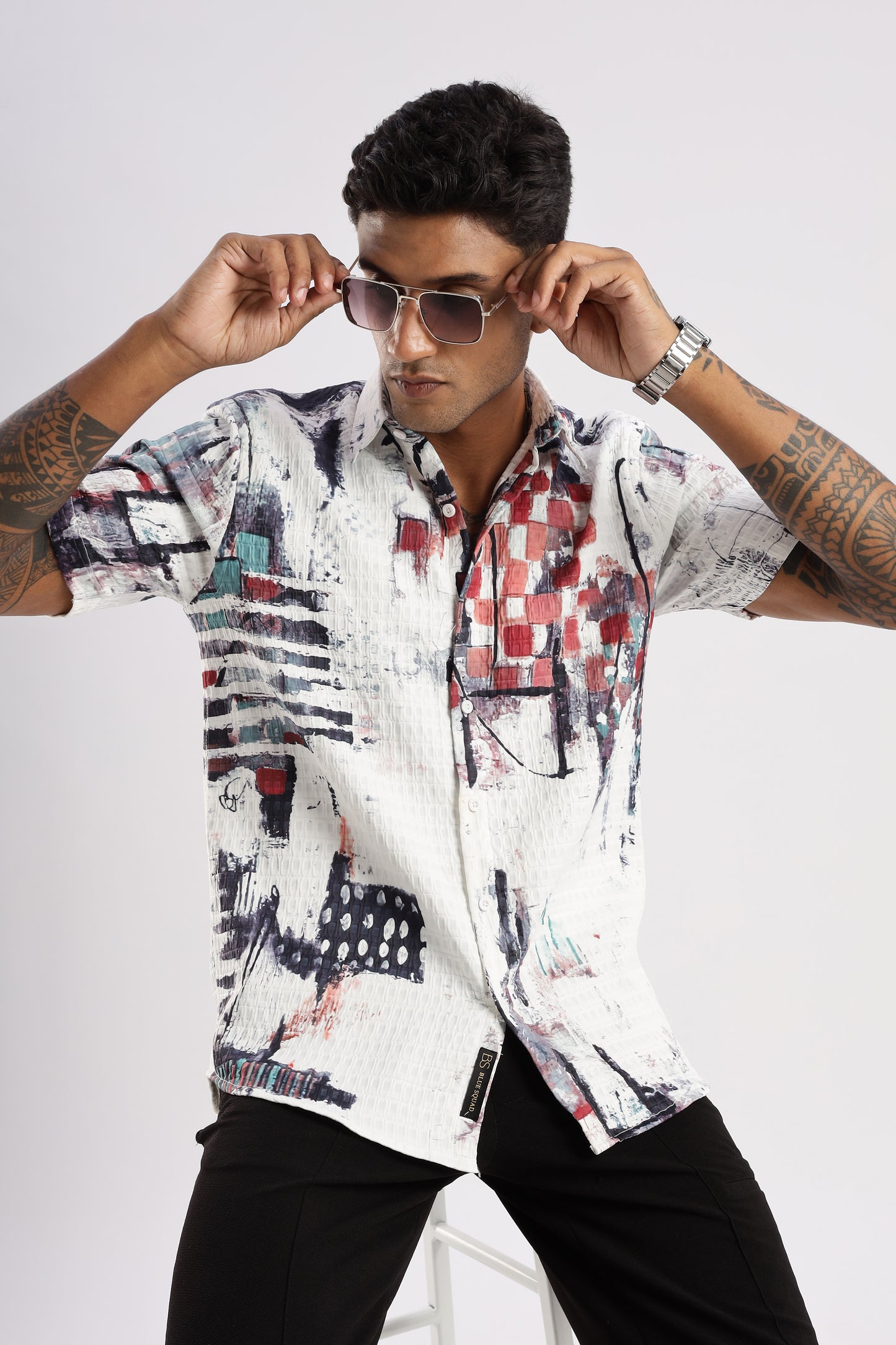 Men’s Painterly Checker Art Print Short-Sleeve Shirt – White/Red