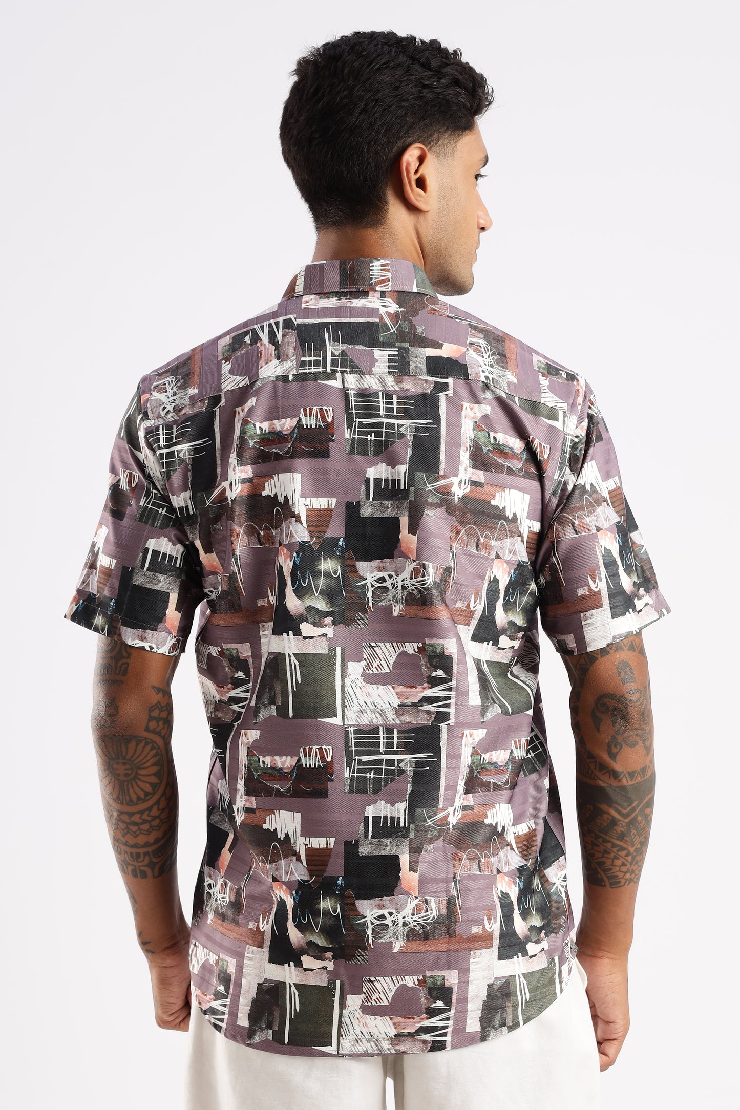 Men’s Urban Photo-Collage Print Short-Sleeve Shirt – Mauve/Olive