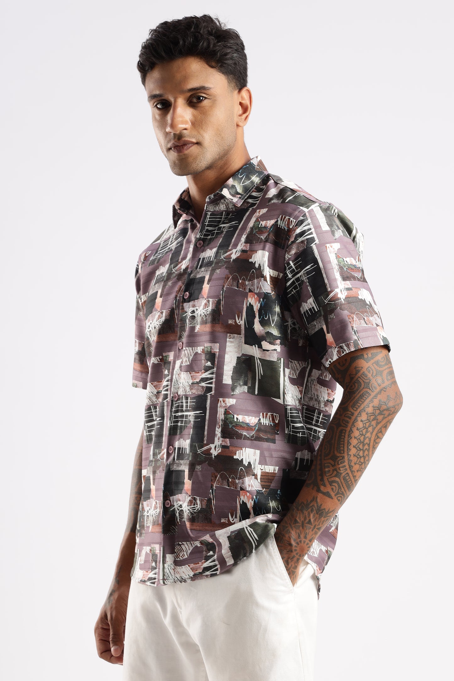 Men’s Urban Photo-Collage Print Short-Sleeve Shirt – Mauve/Olive