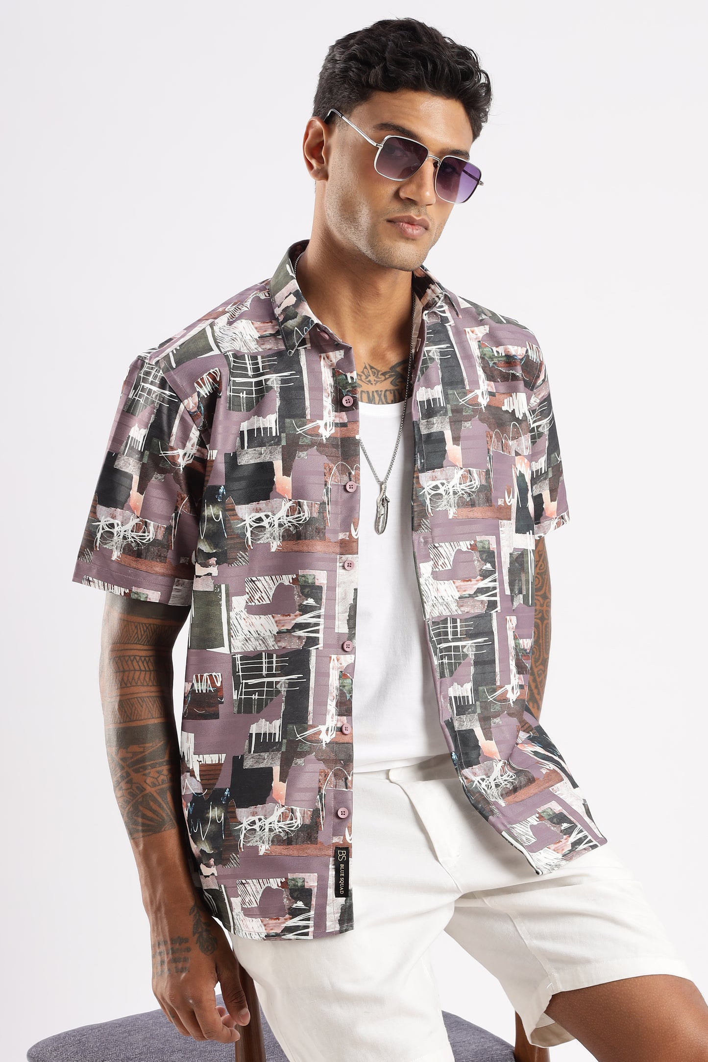 Men’s Urban Photo-Collage Print Short-Sleeve Shirt – Mauve/Olive