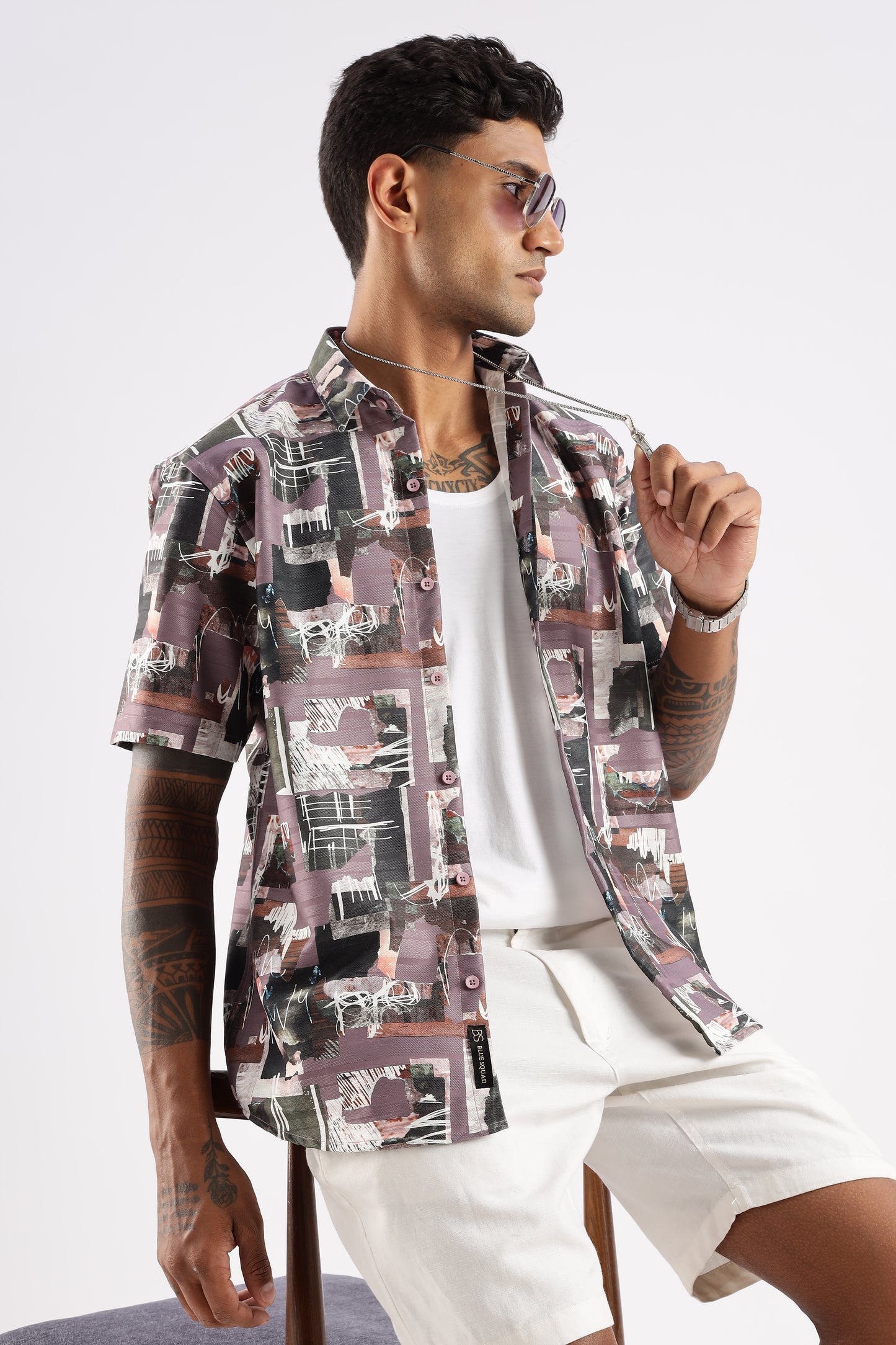Men’s Urban Photo-Collage Print Short-Sleeve Shirt – Mauve/Olive