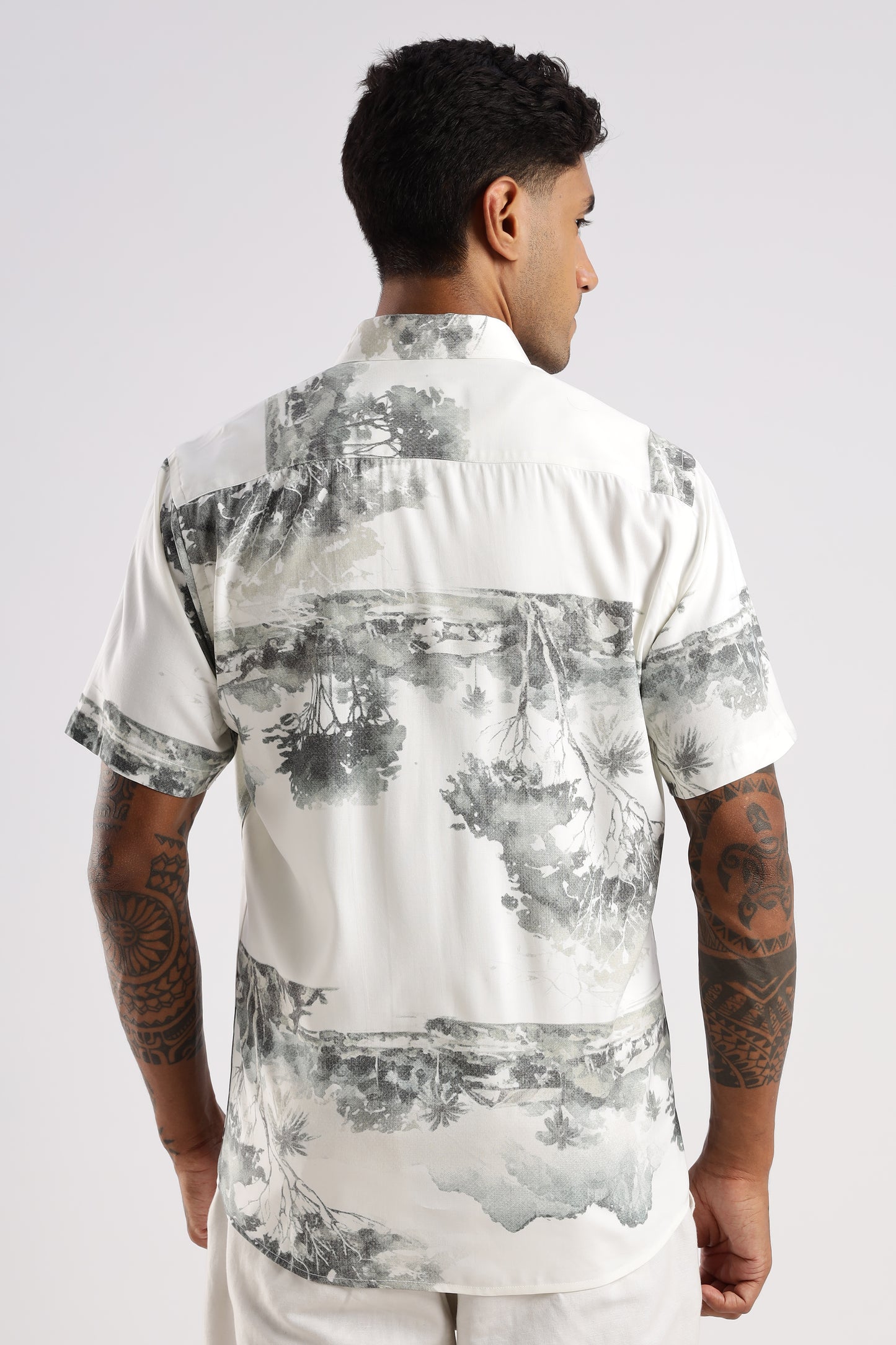 Men’s Painterly Horizon Print Button-Down – Short Sleeves