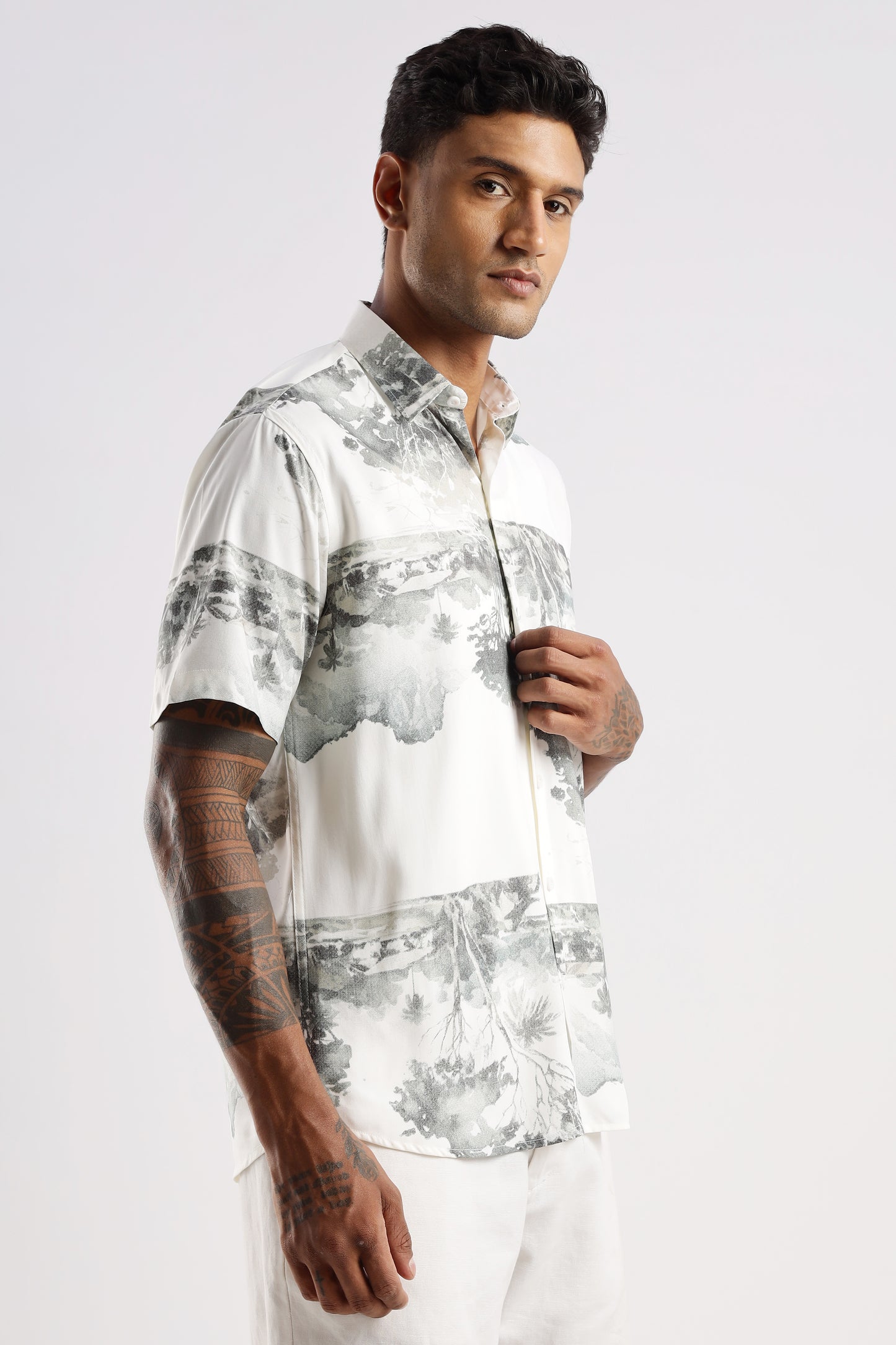 Men’s Painterly Horizon Print Button-Down – Short Sleeves