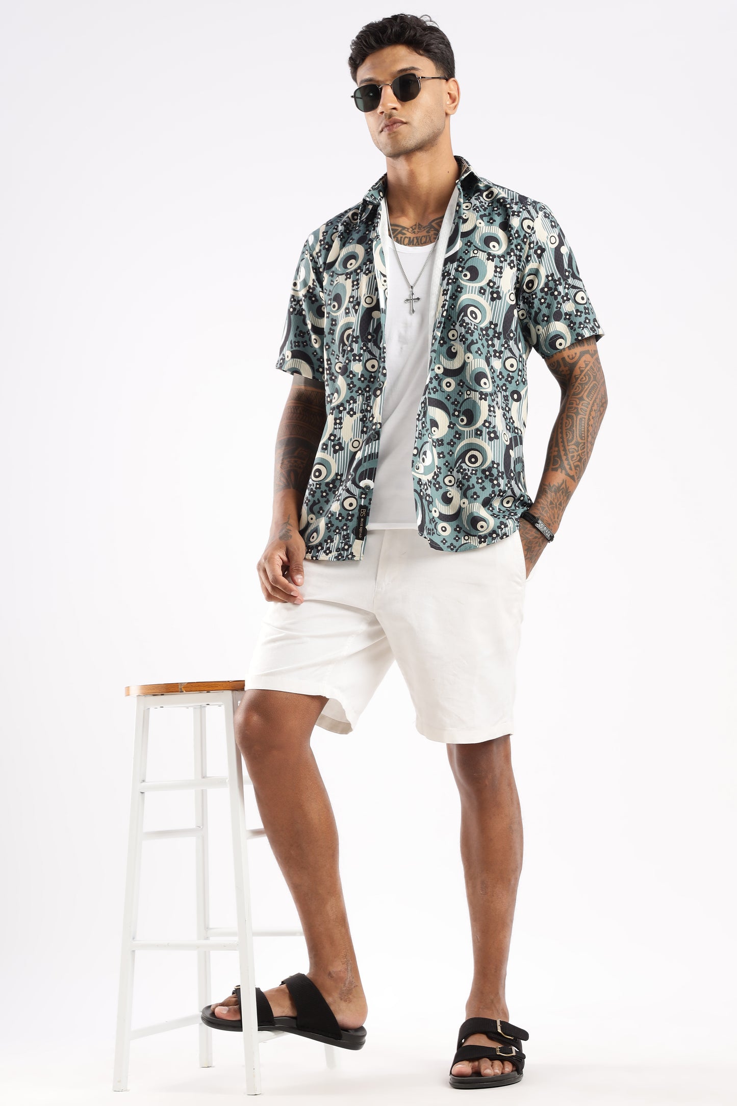Men’s Retro-Geo Concentric Print Short-Sleeve Shirt – Teal & Ivory