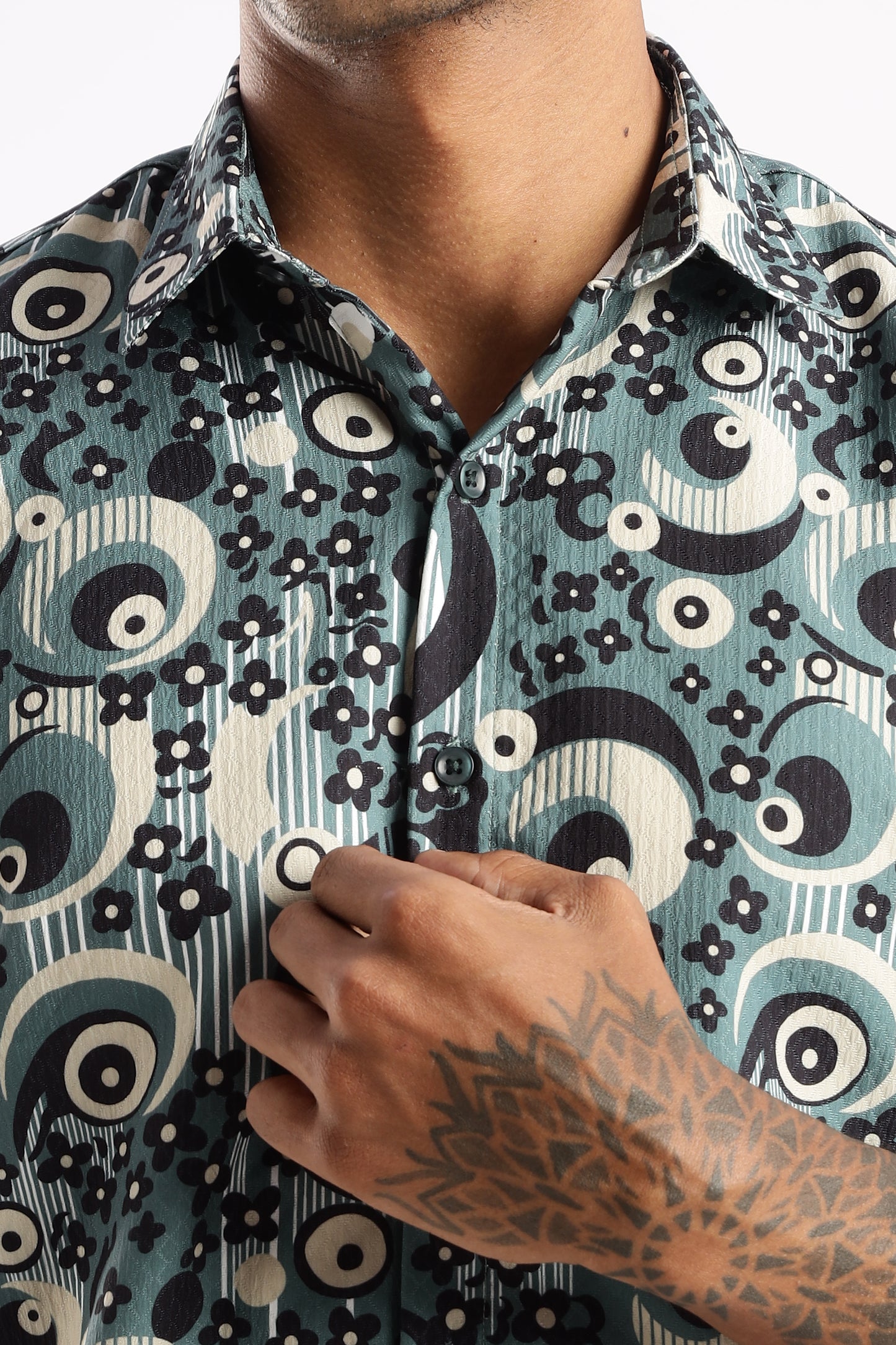 Men’s Retro-Geo Concentric Print Short-Sleeve Shirt – Teal & Ivory