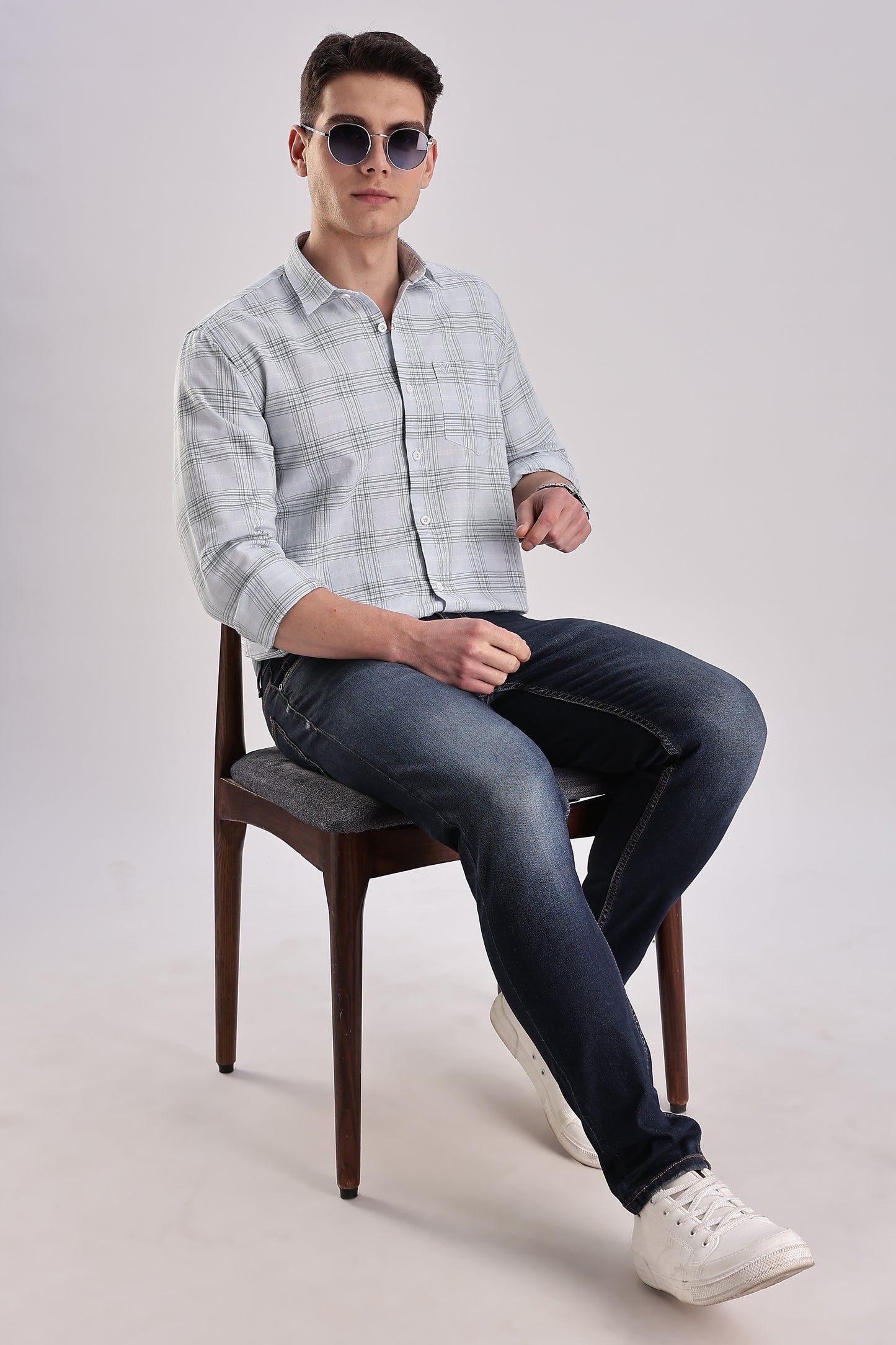 Men’s Plaid Long-Sleeve Shirt – Light Blue & Grey